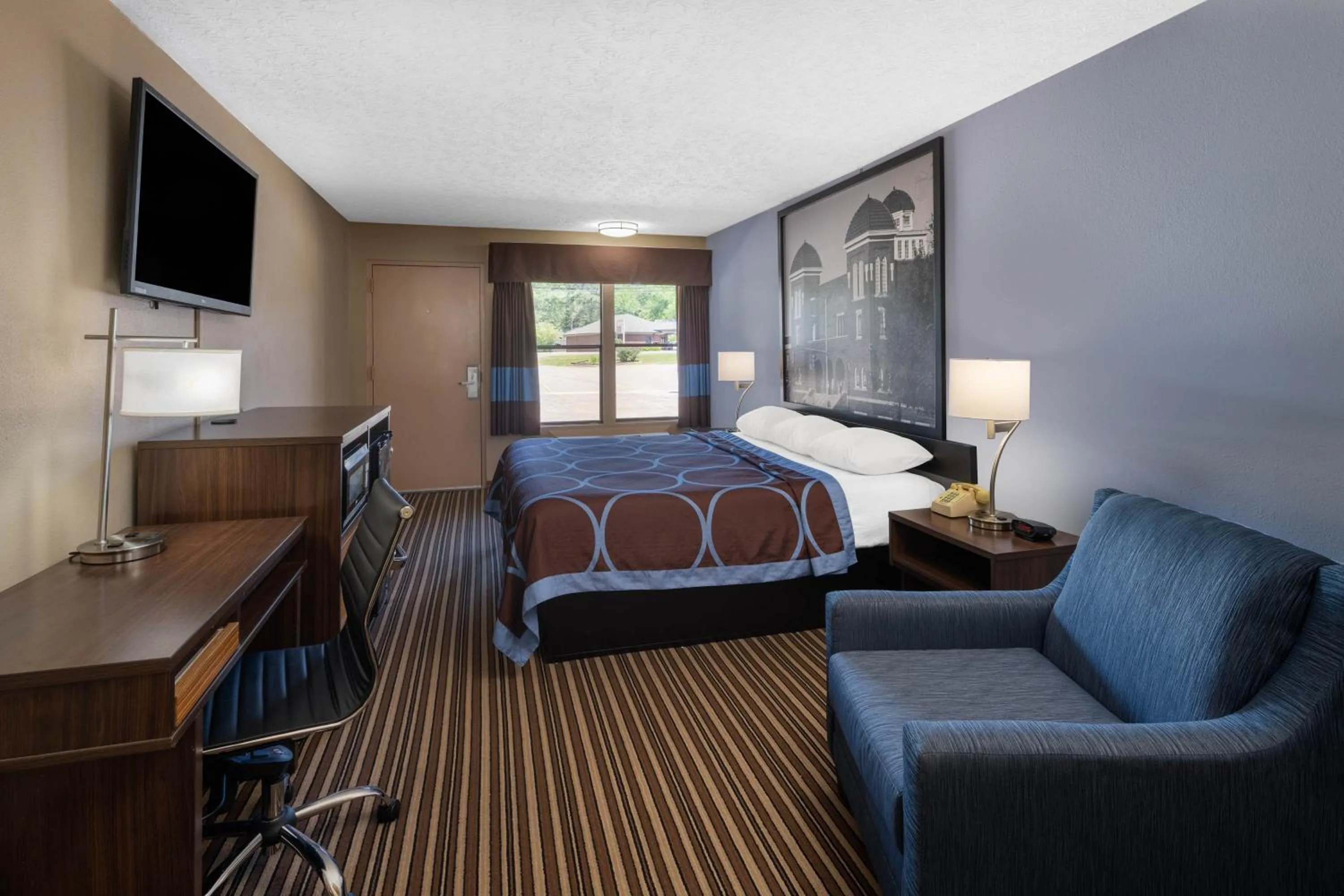 Bed in Super 8 by Wyndham Gadsden AL