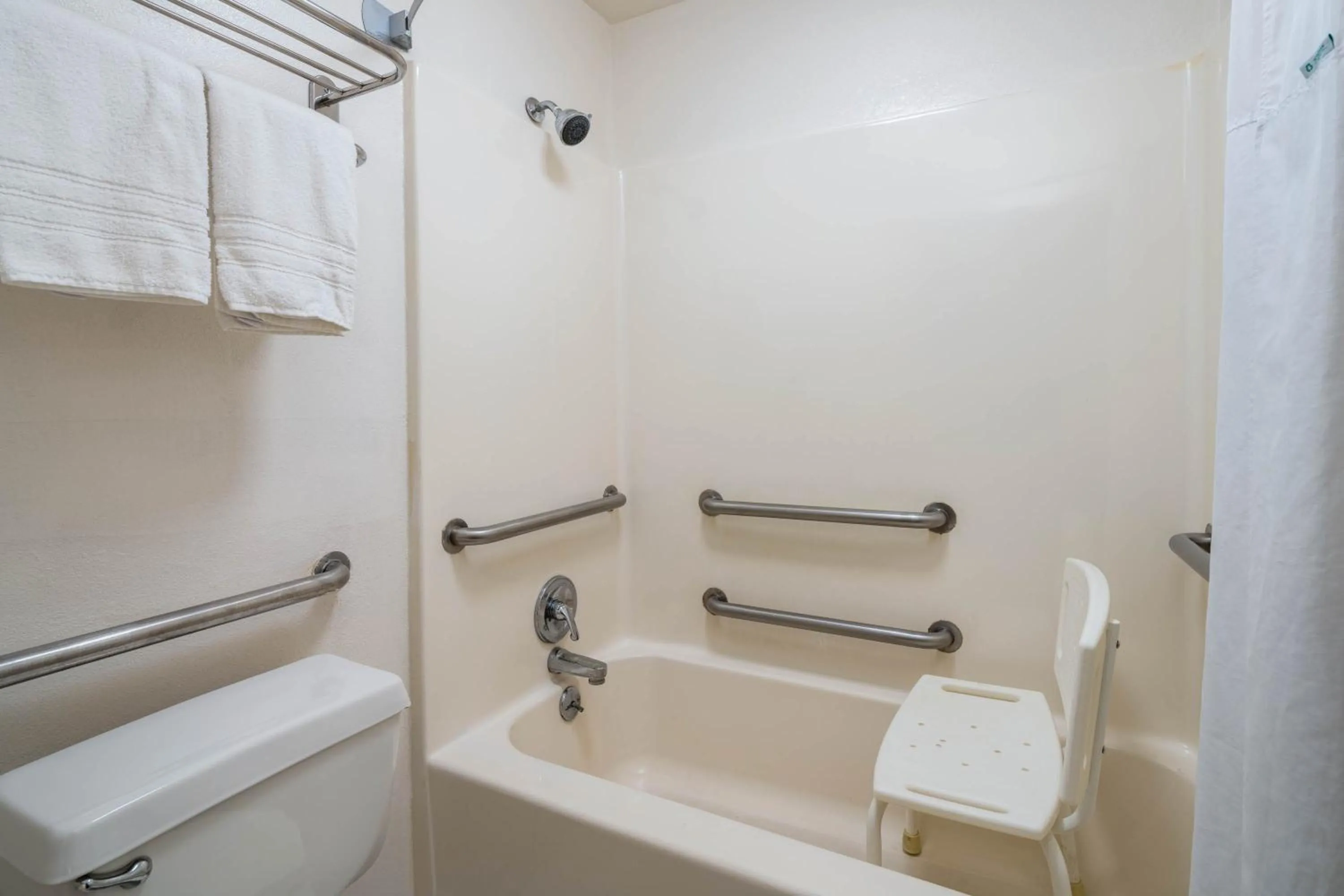 Super 8 by Wyndham Gadsden AL