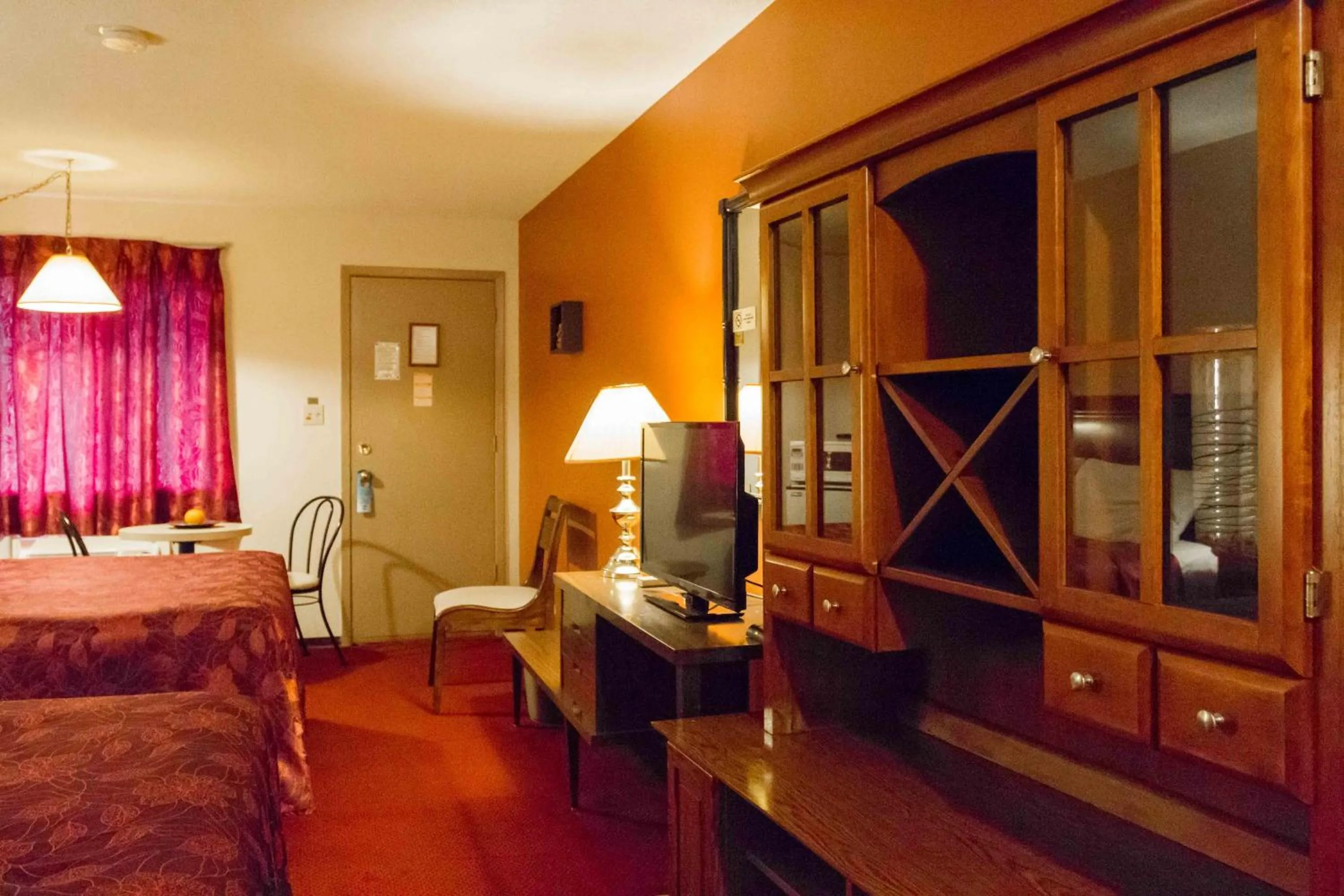 Decorative detail in Niagara Falls Motor Lodge