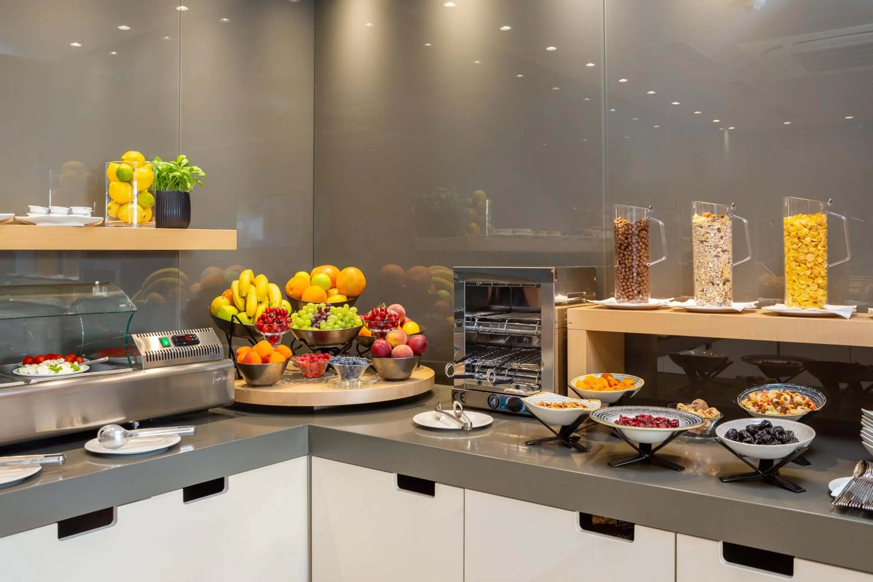 Buffet breakfast in Aparthotel Flora