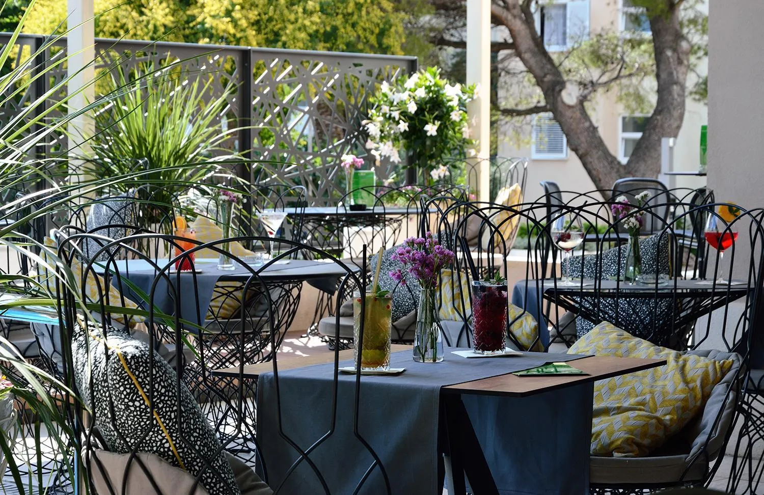 Swimming pool in Aparthotel Flora