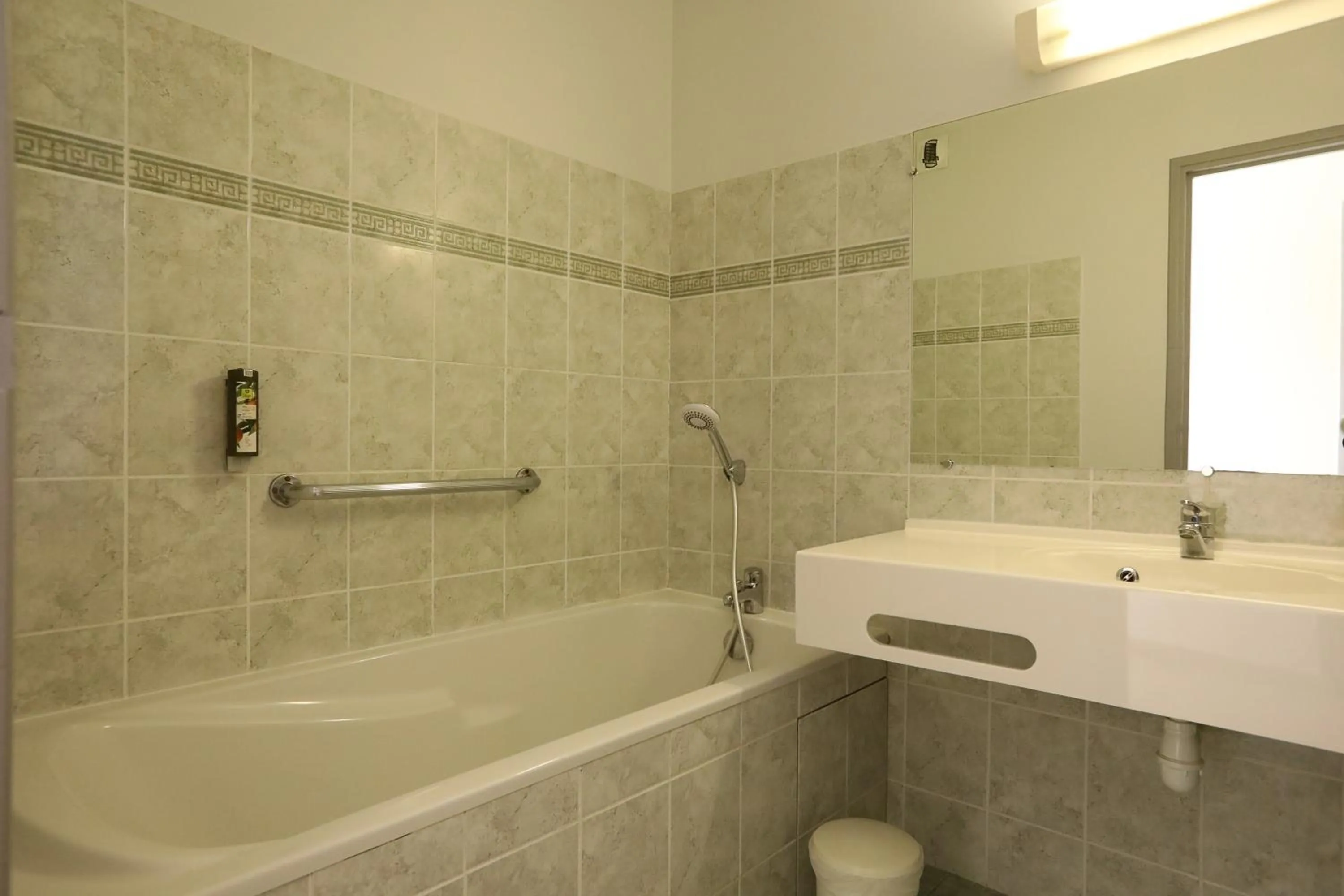 Logis Hotel Spa Restaurant Le Provence