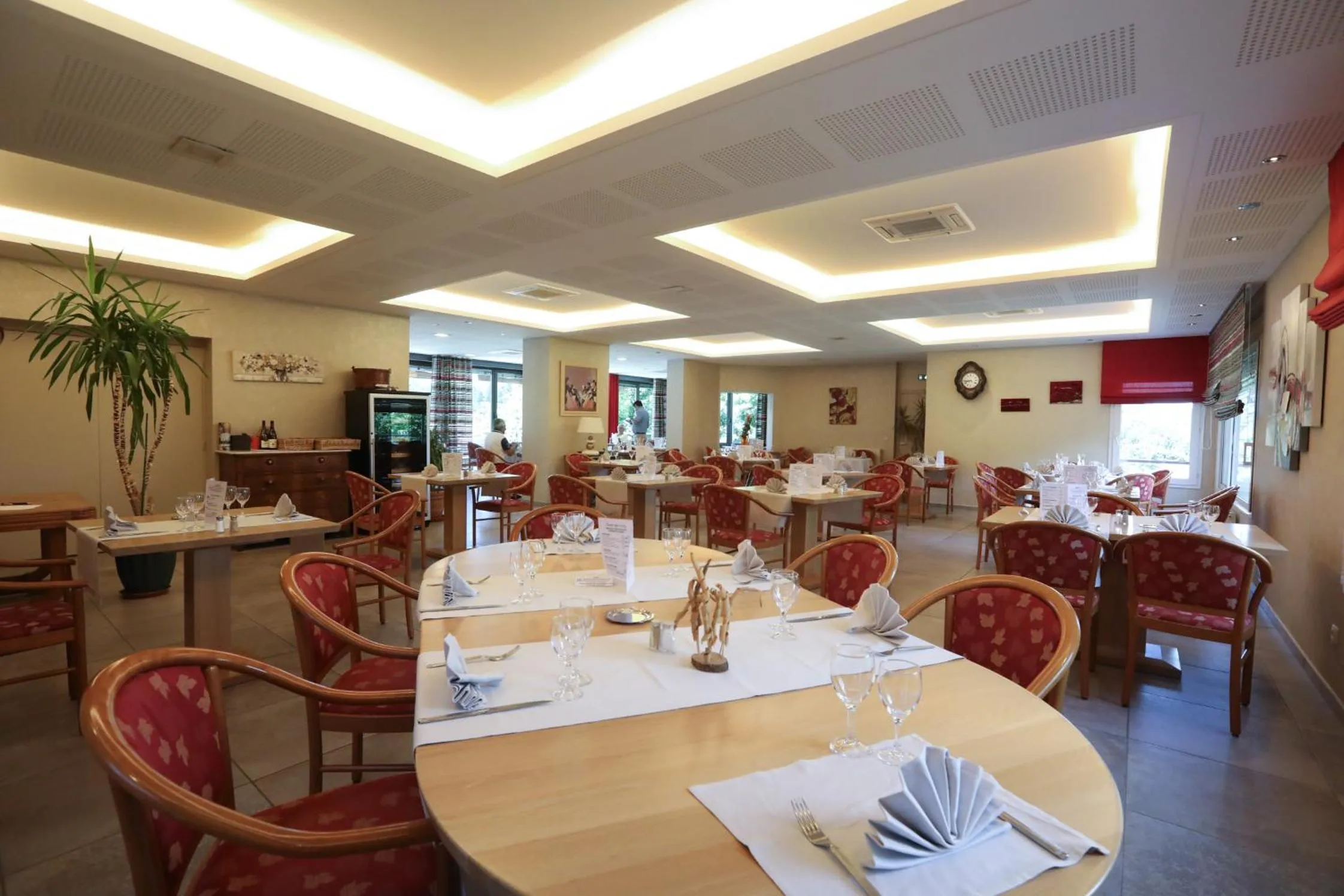 Logis Hotel Spa Restaurant Le Provence