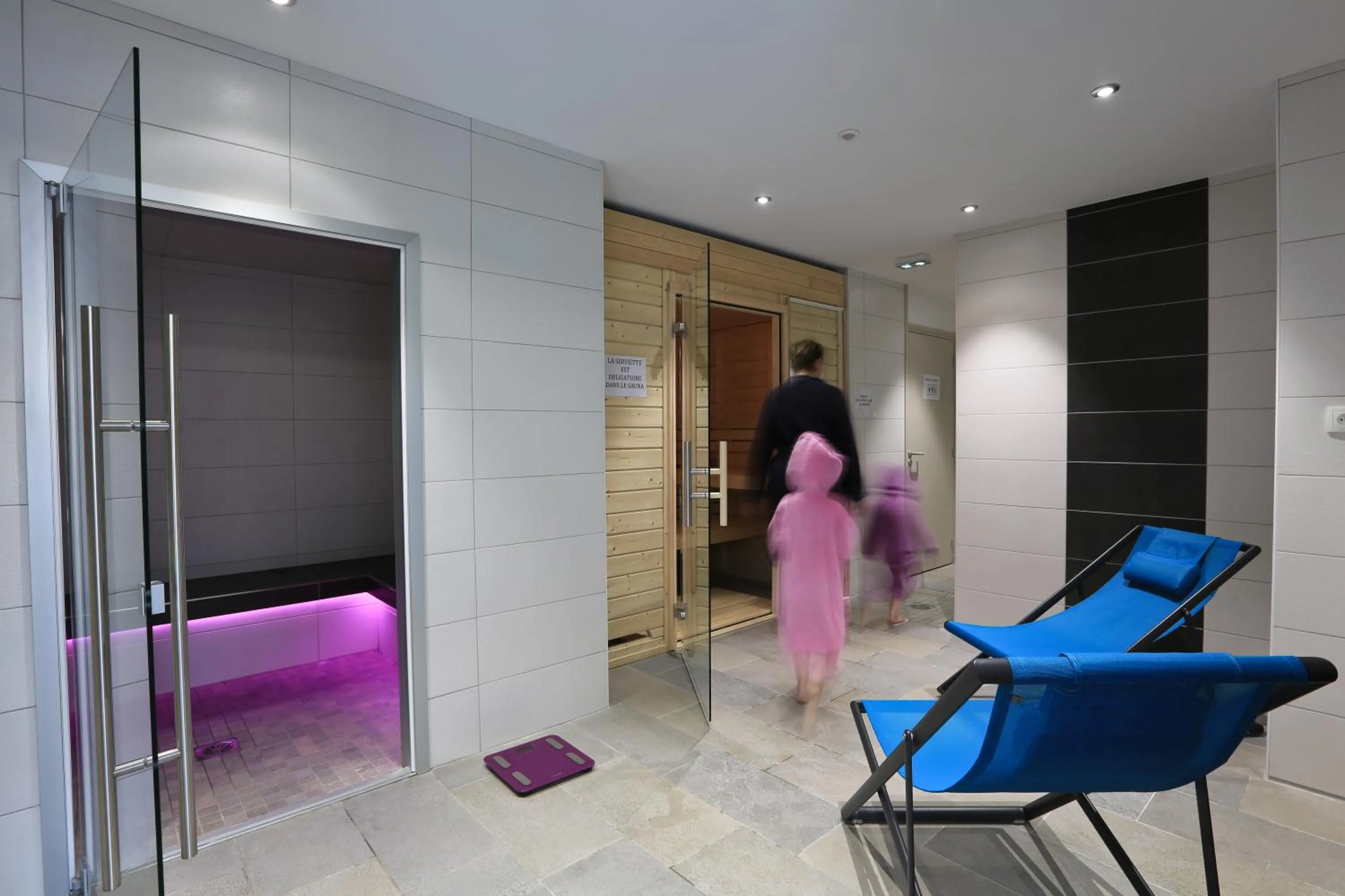 Steam room in Logis Hotel Spa Restaurant Le Provence