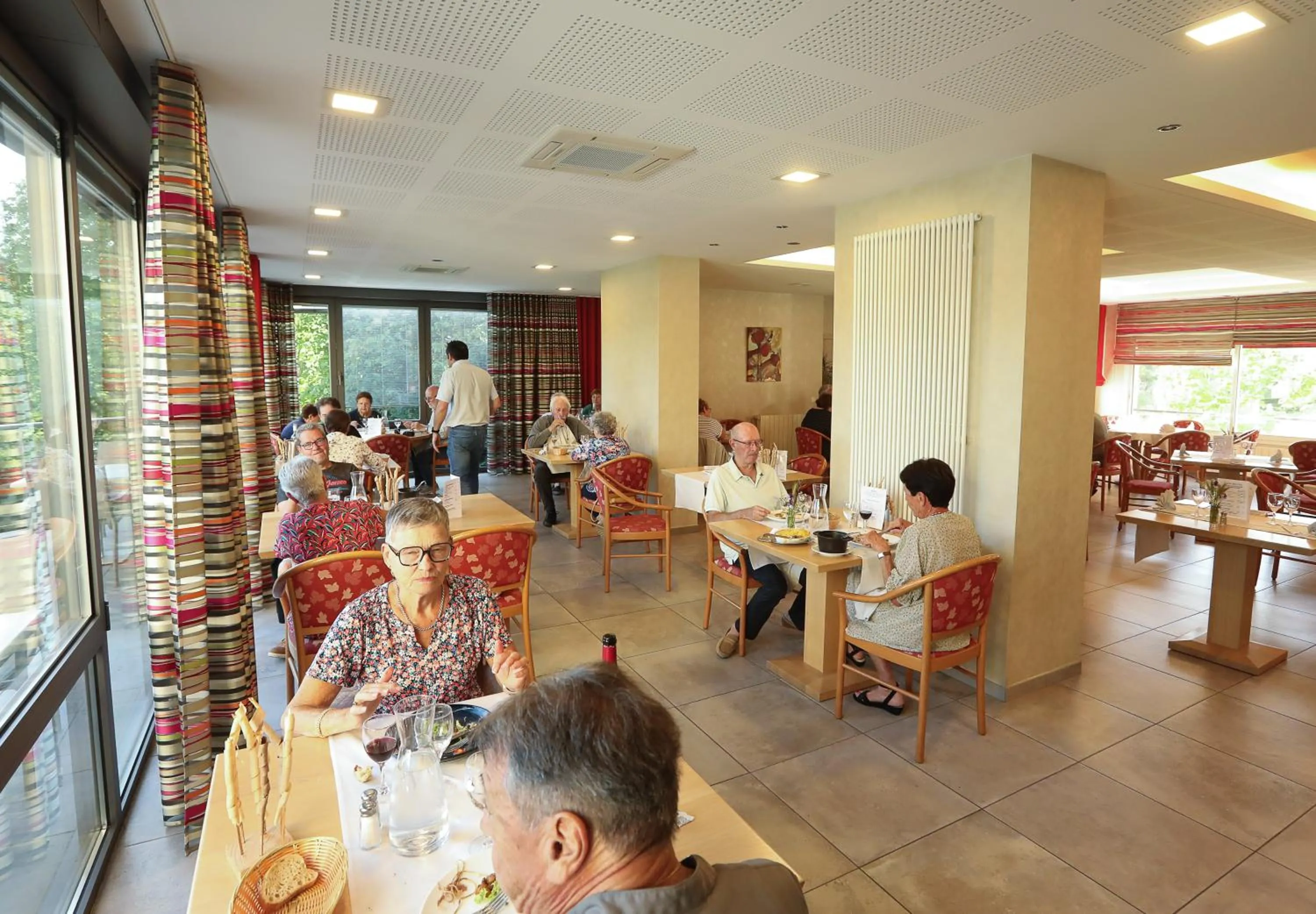 Logis Hotel Spa Restaurant Le Provence