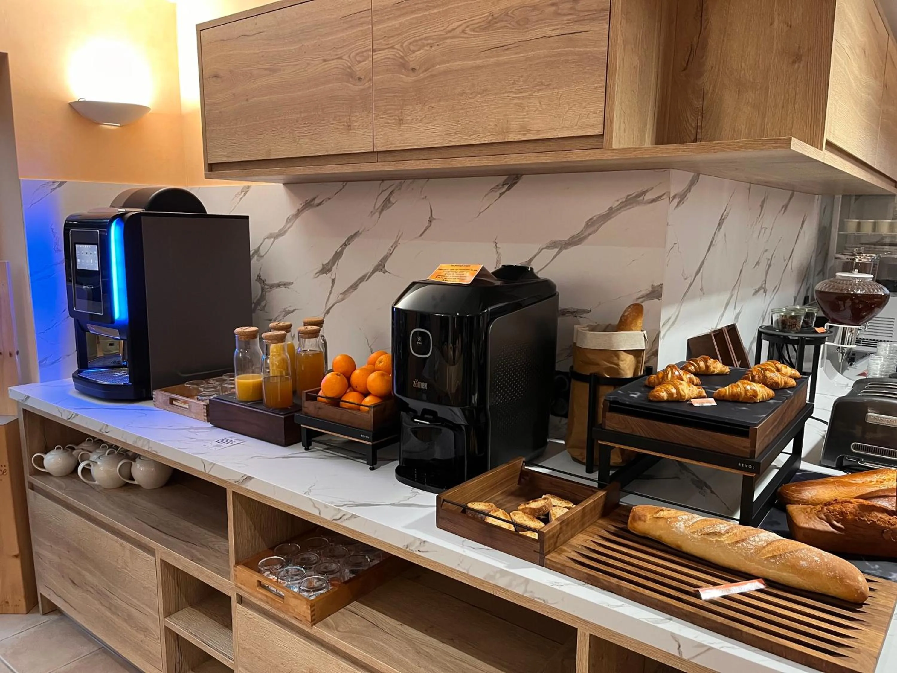 Logis Hotel Spa Restaurant Le Provence