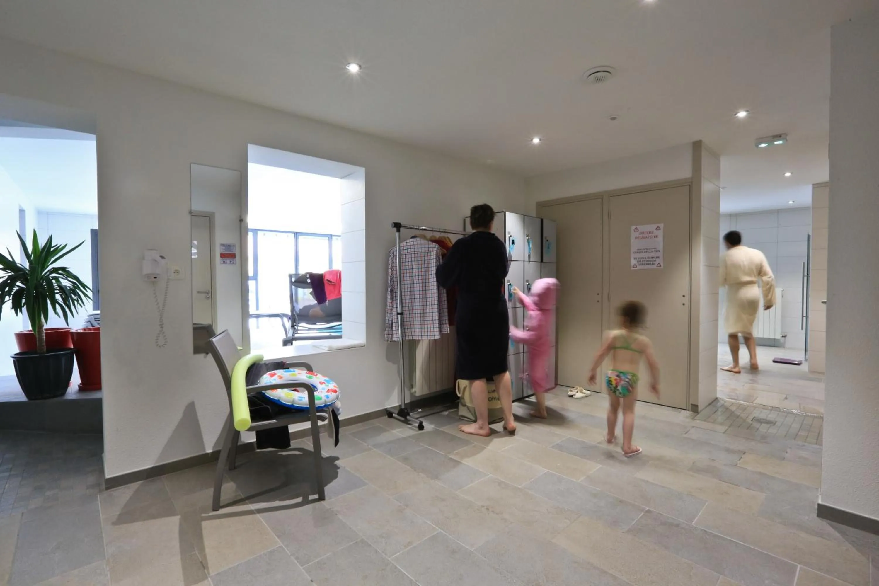 Spa and wellness centre/facilities in Logis Hotel Spa Restaurant Le Provence