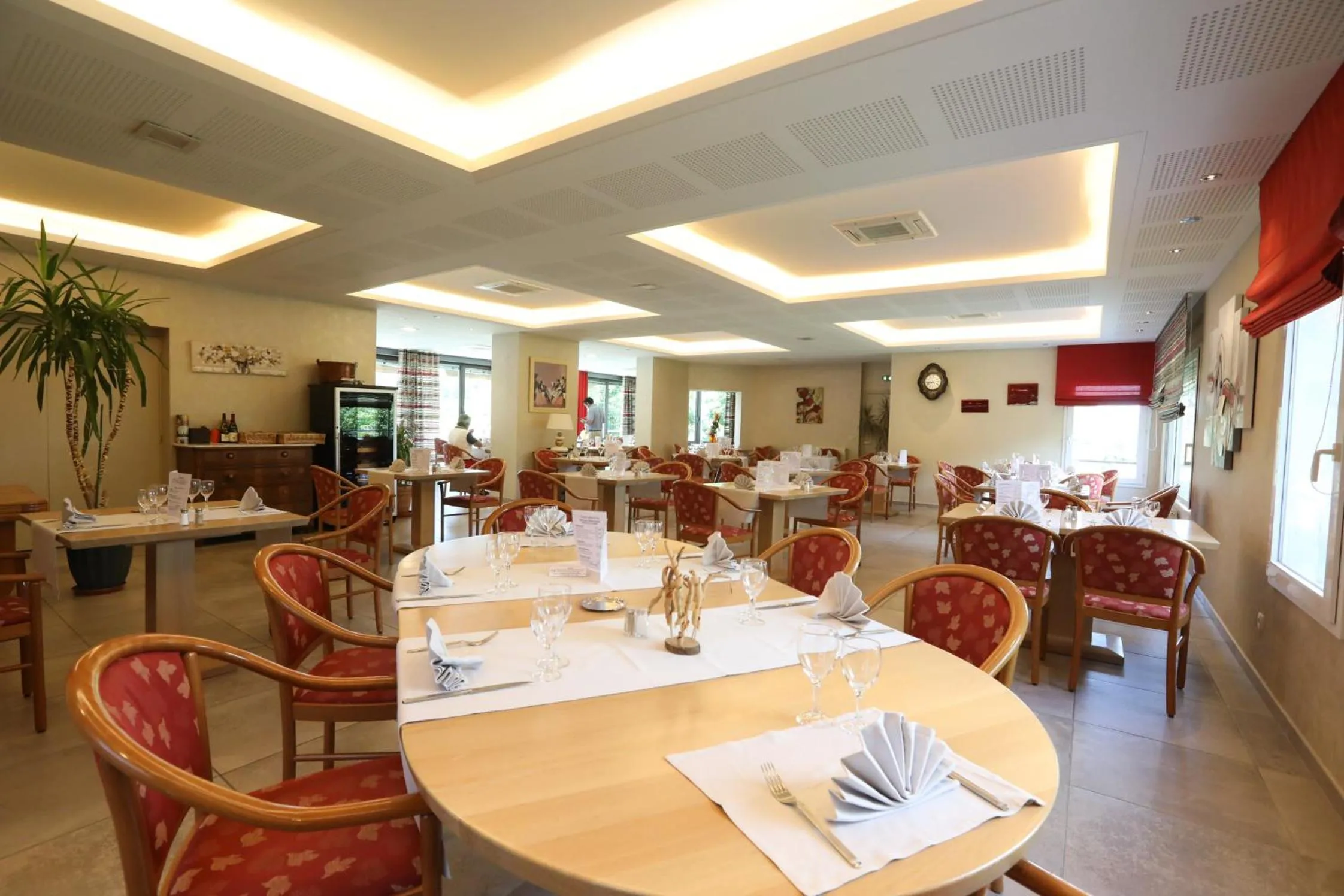 Logis Hotel Spa Restaurant Le Provence