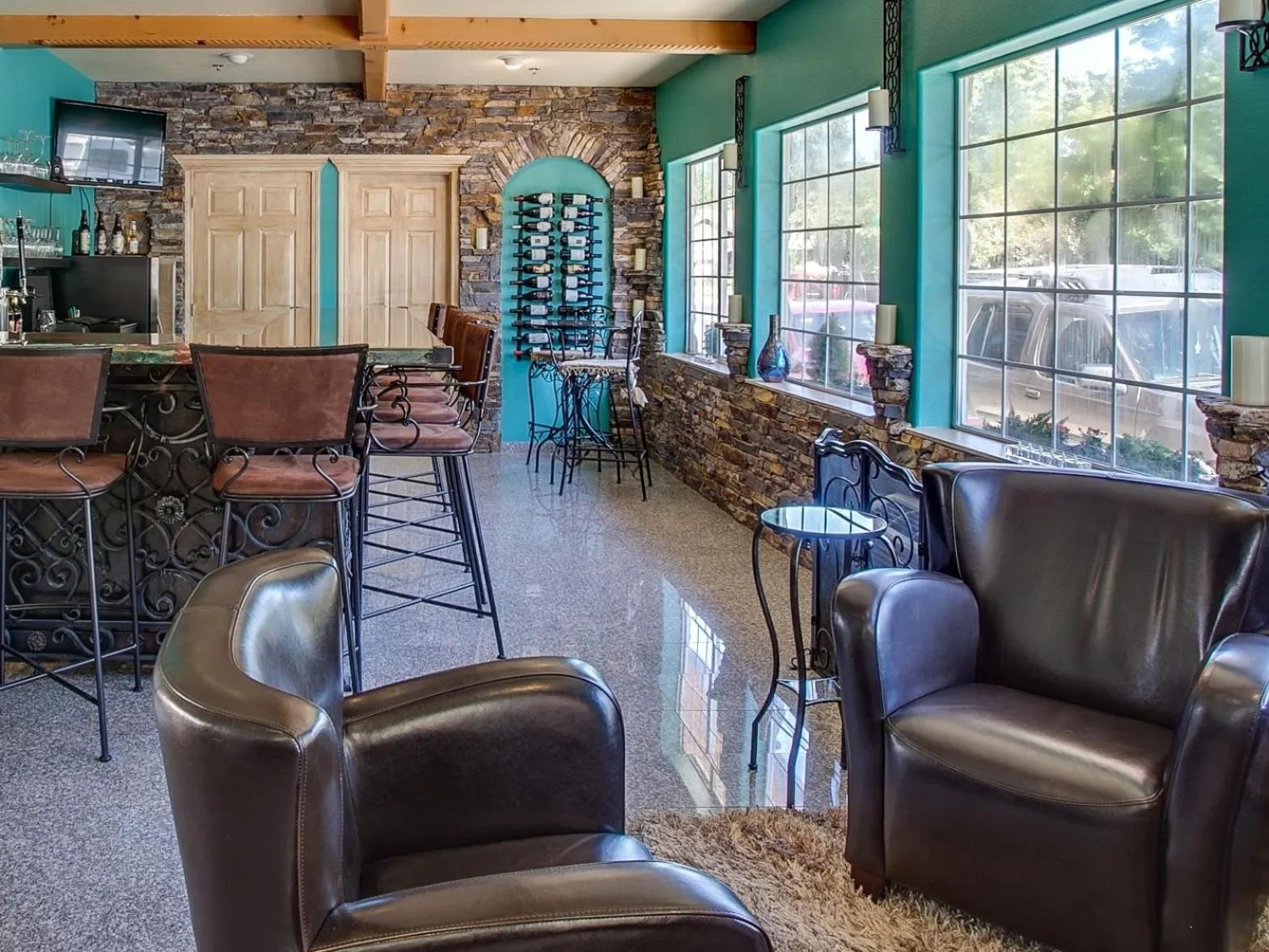 Lounge or bar in Leavenworth Village Inn