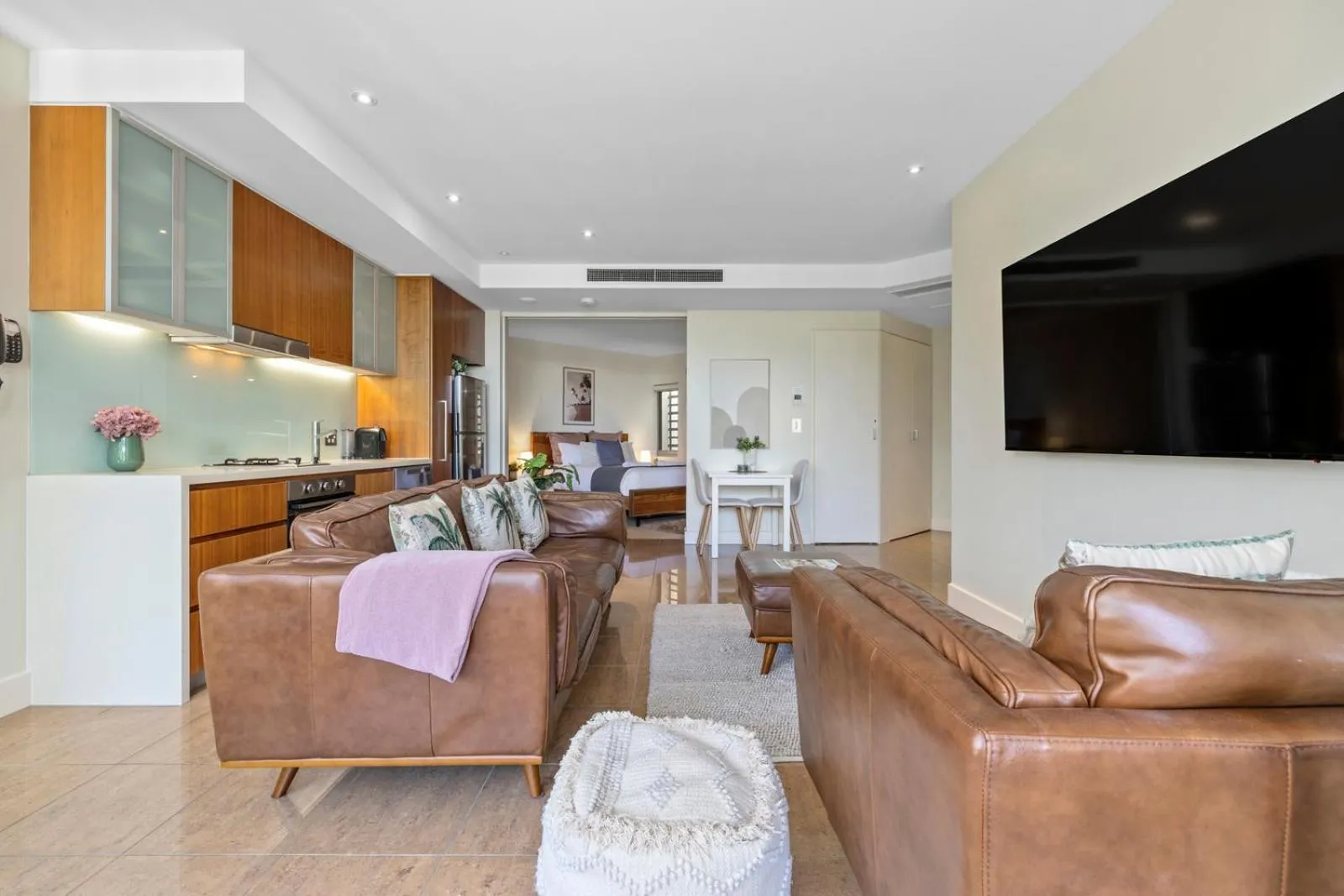 Living room in Cotton Beach Resort - Tweed Coast Holidays ®