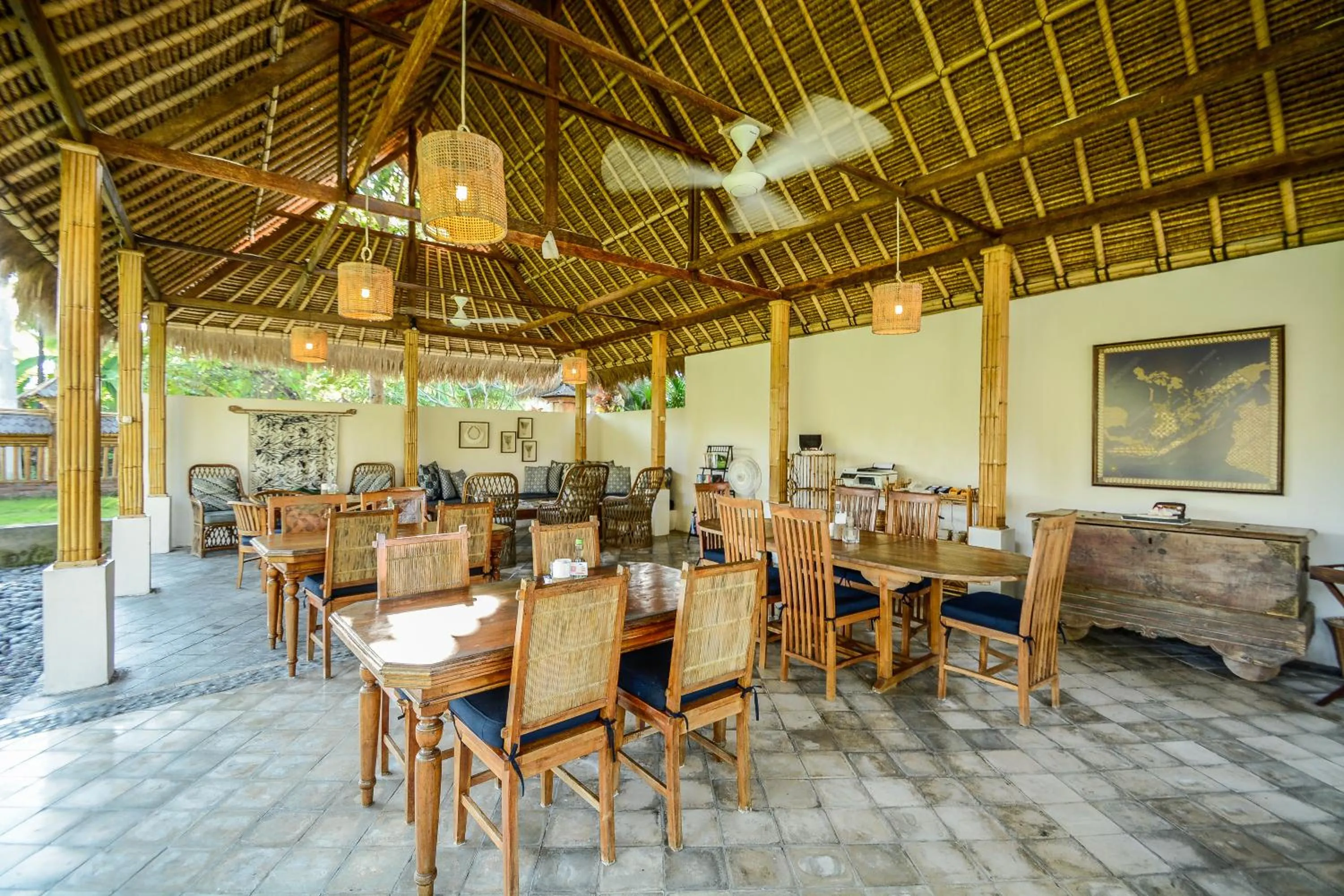 Restaurant/places to eat in Aashaya Jasri Resort