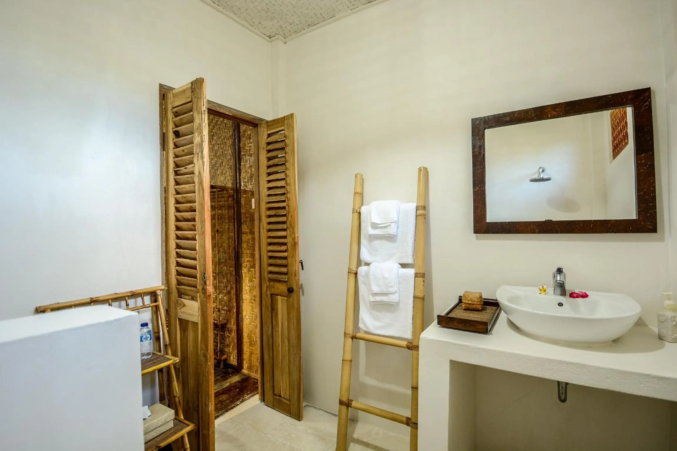 Shower in Aashaya Jasri Resort