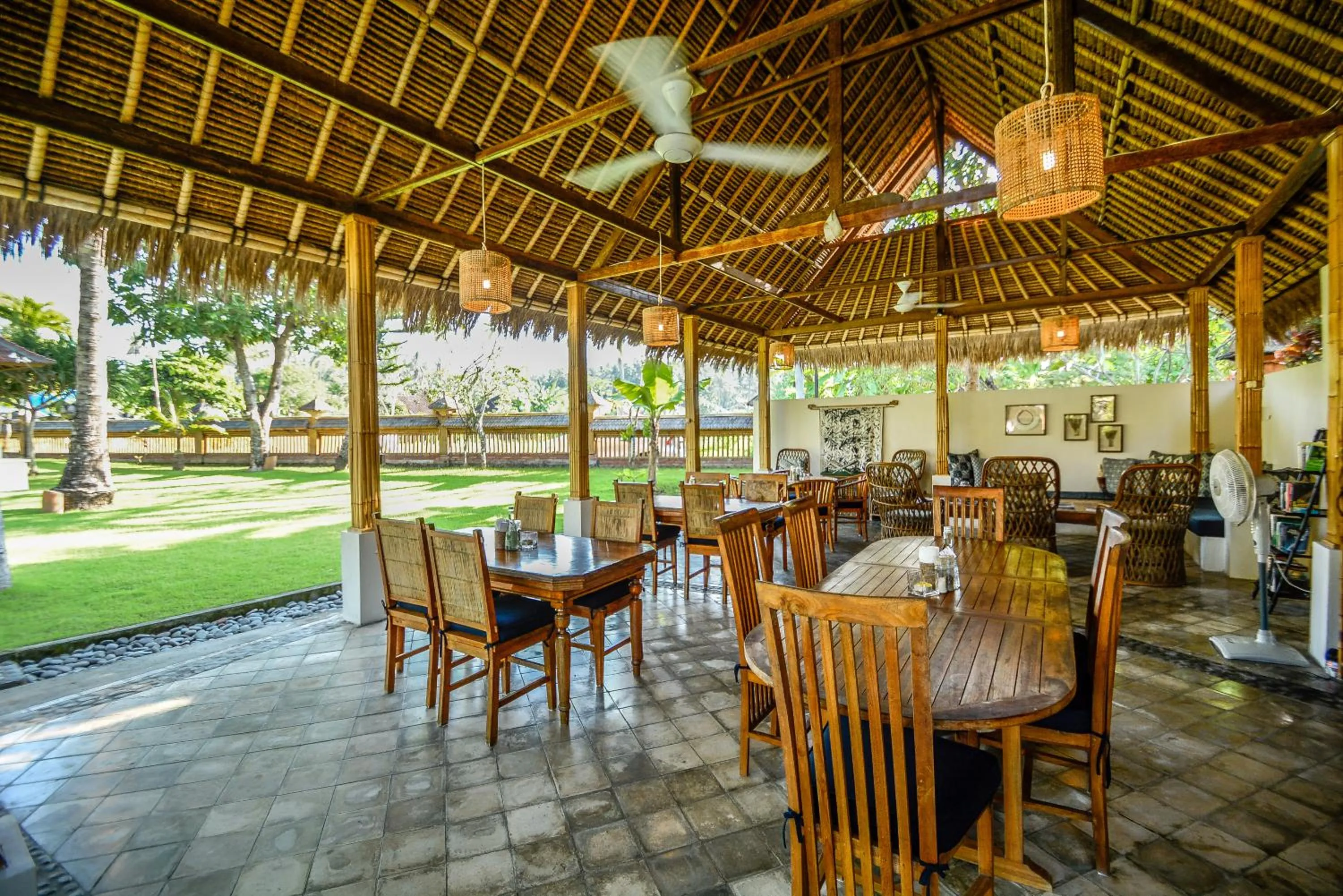 Restaurant/places to eat in Aashaya Jasri Resort