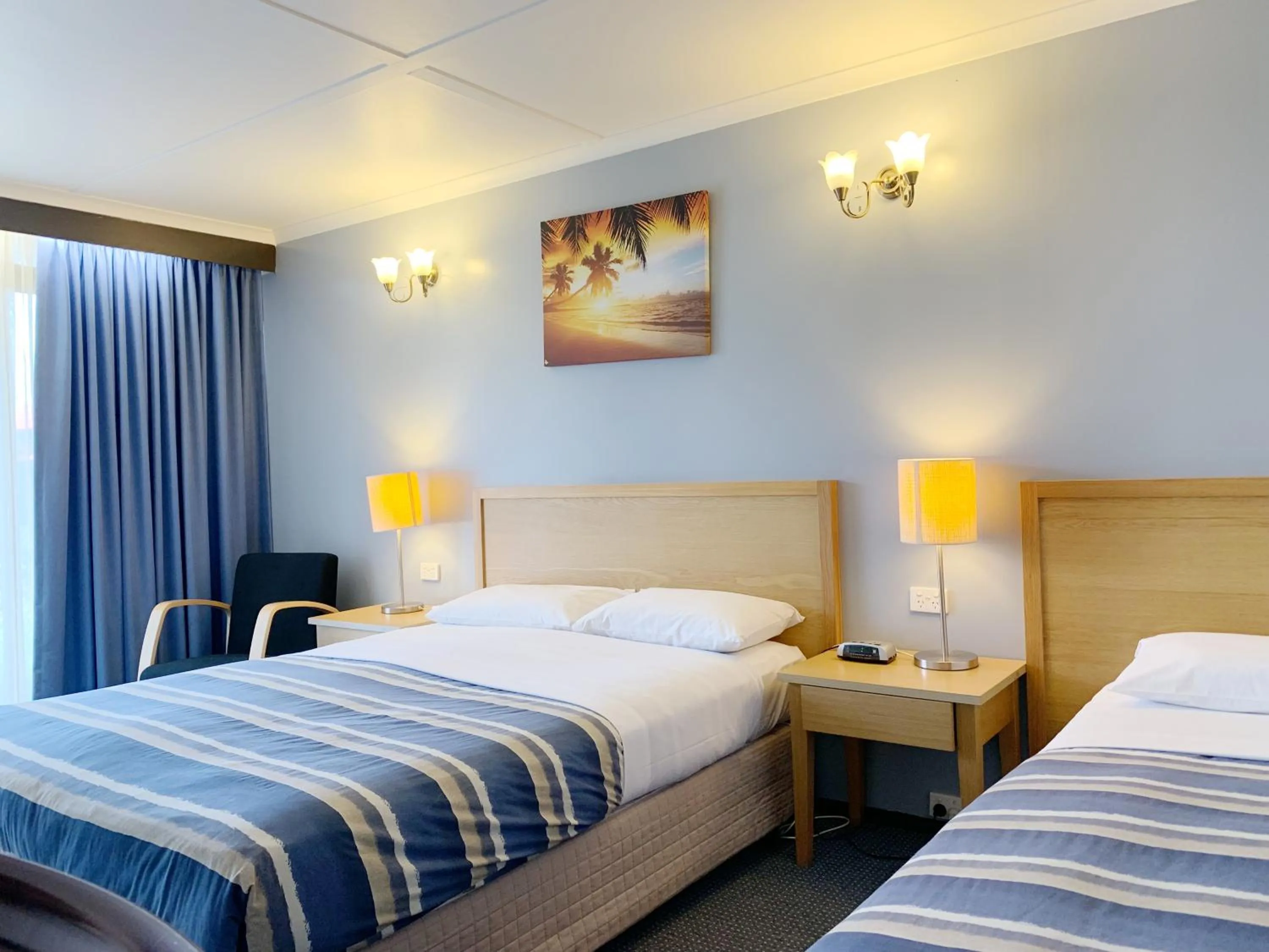 Bedroom, Bed in Statesman Motor Inn