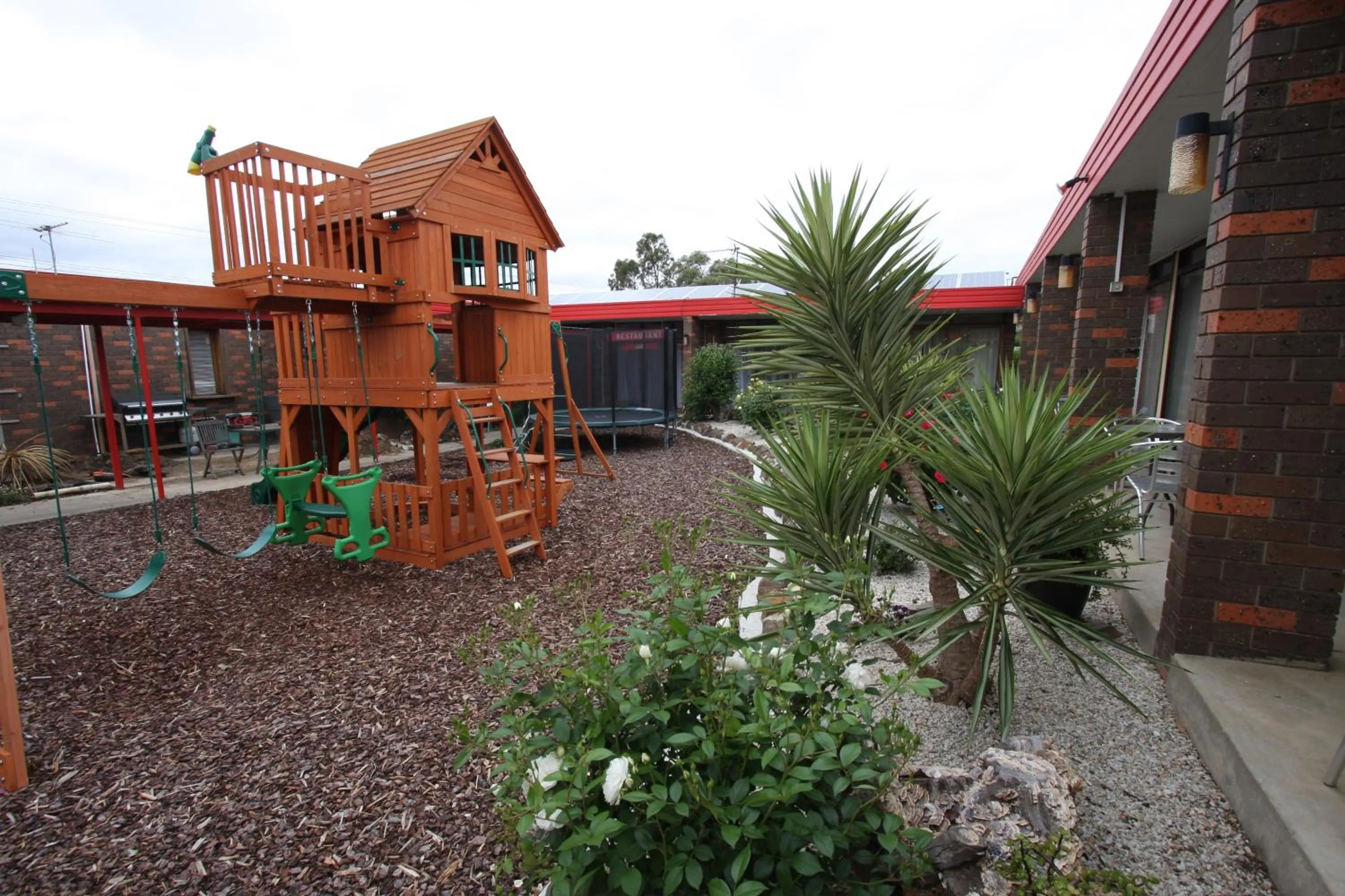 Children play ground in Statesman Motor Inn