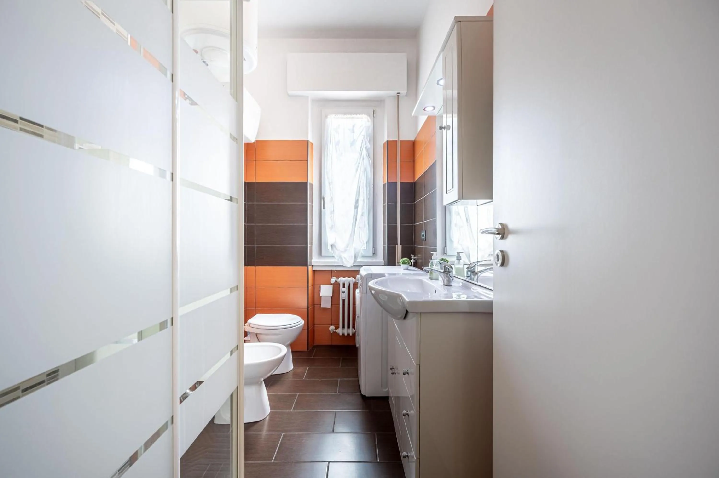 Toilet in Caracciolo Apartment - Metro San Giovanni