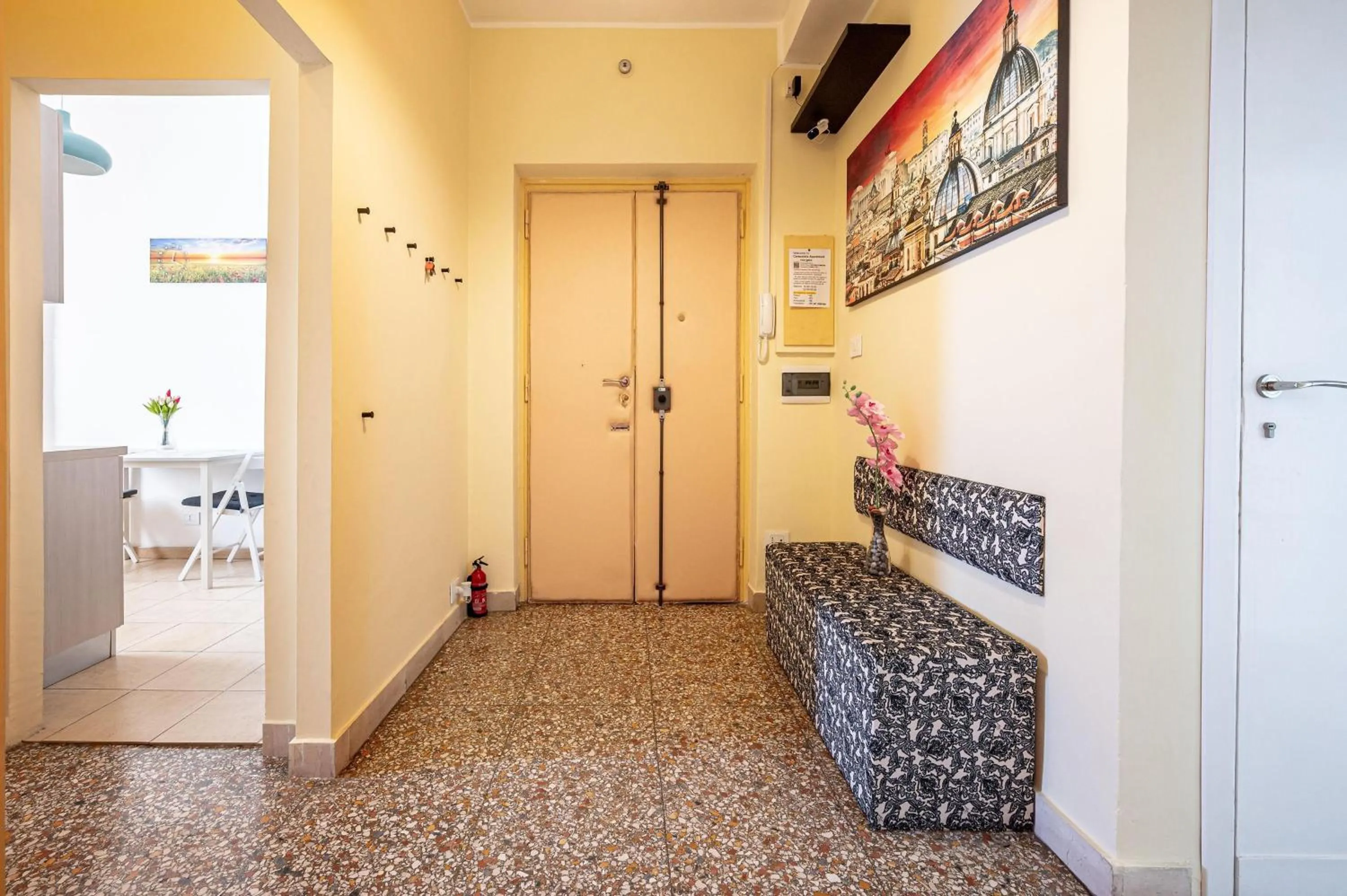 Entertainment in Caracciolo Apartment - Metro San Giovanni