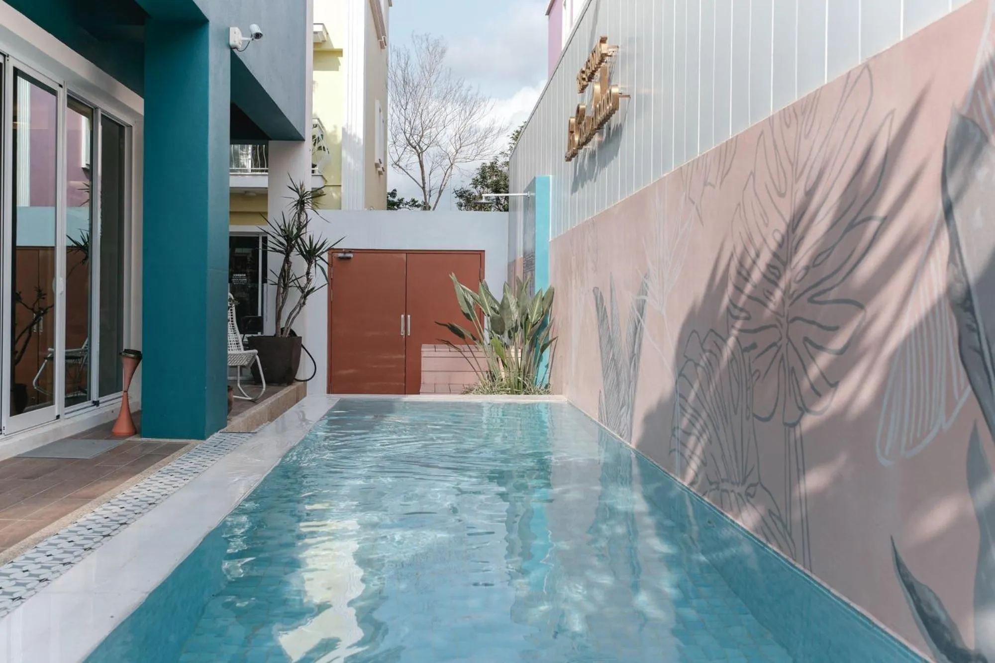 Property building in 沉靛旅宿 La Casa Indaco 墾丁夢幻島Villa