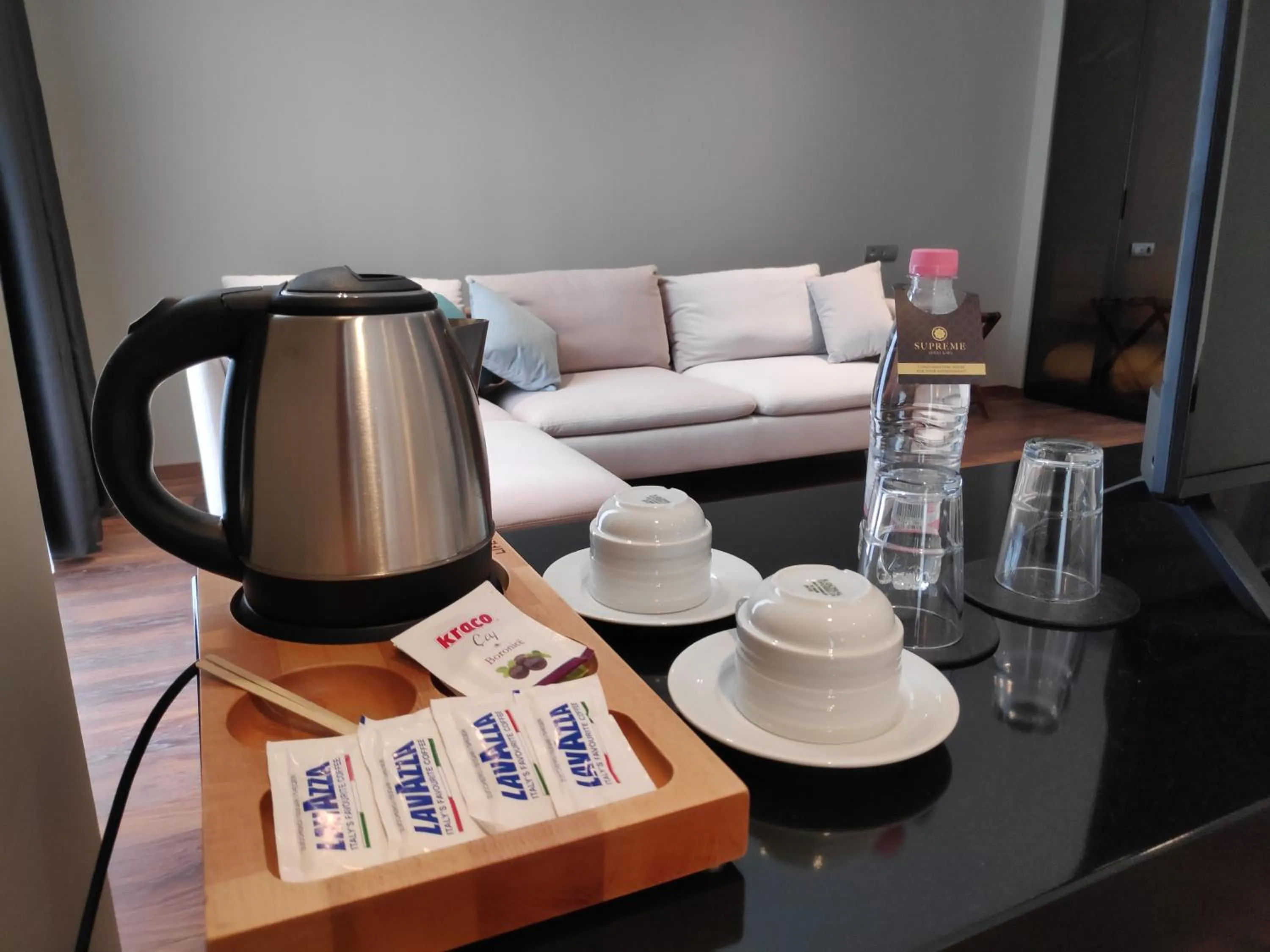 Coffee/tea facilities in Supreme Hotel