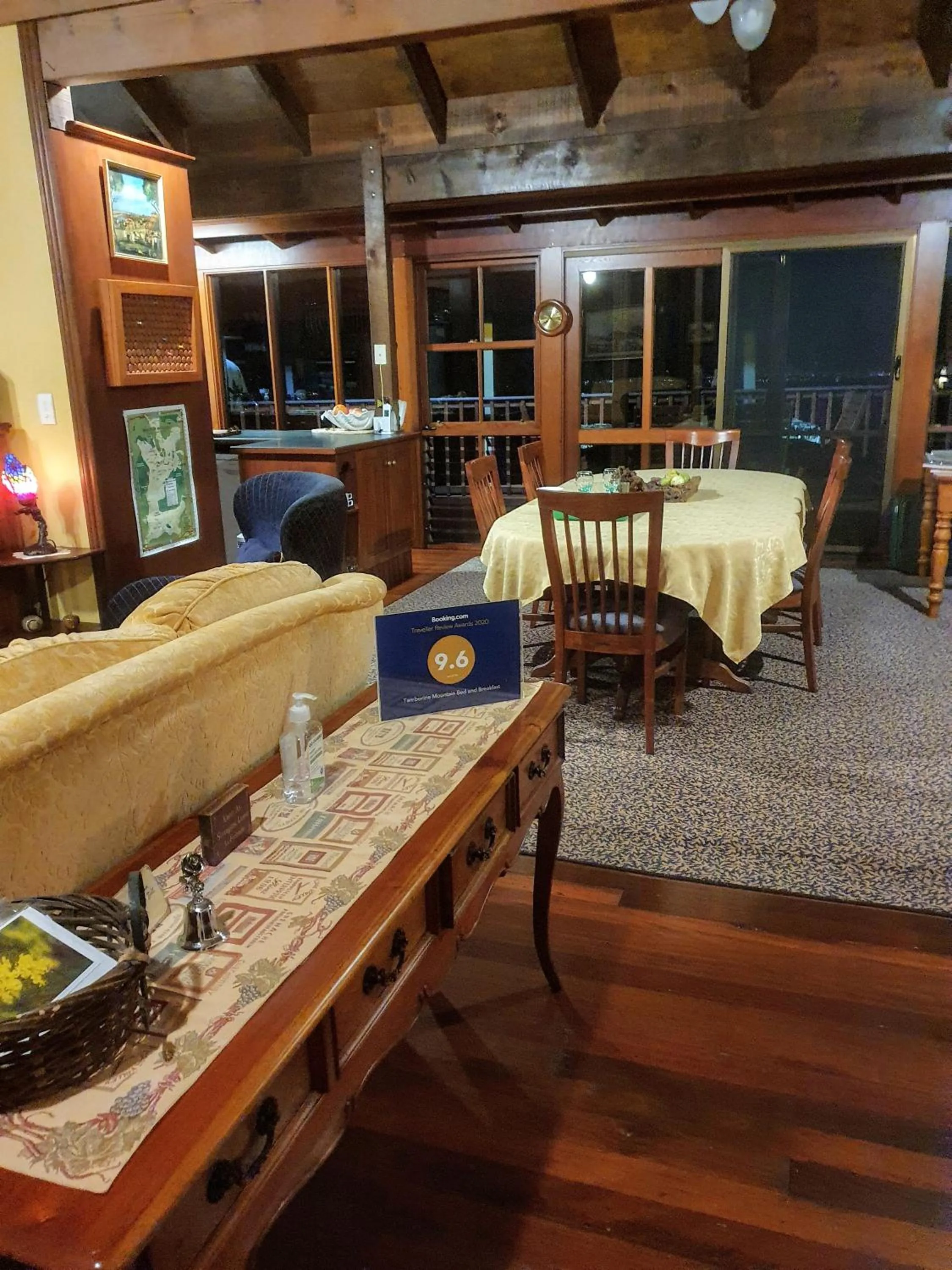 Dinner in Tamborine Mountain Bed and Breakfast