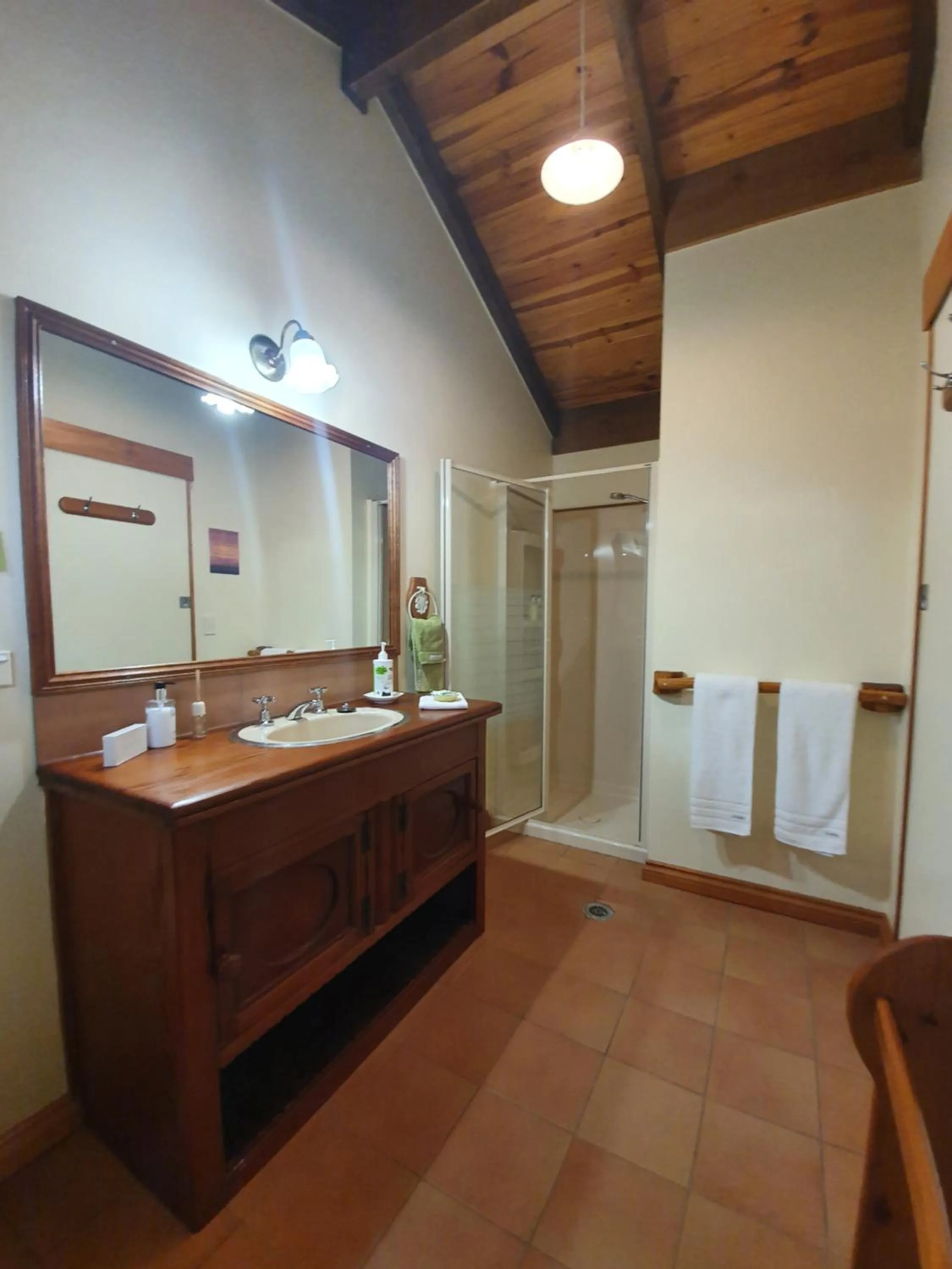 Bathroom in Tamborine Mountain Bed and Breakfast