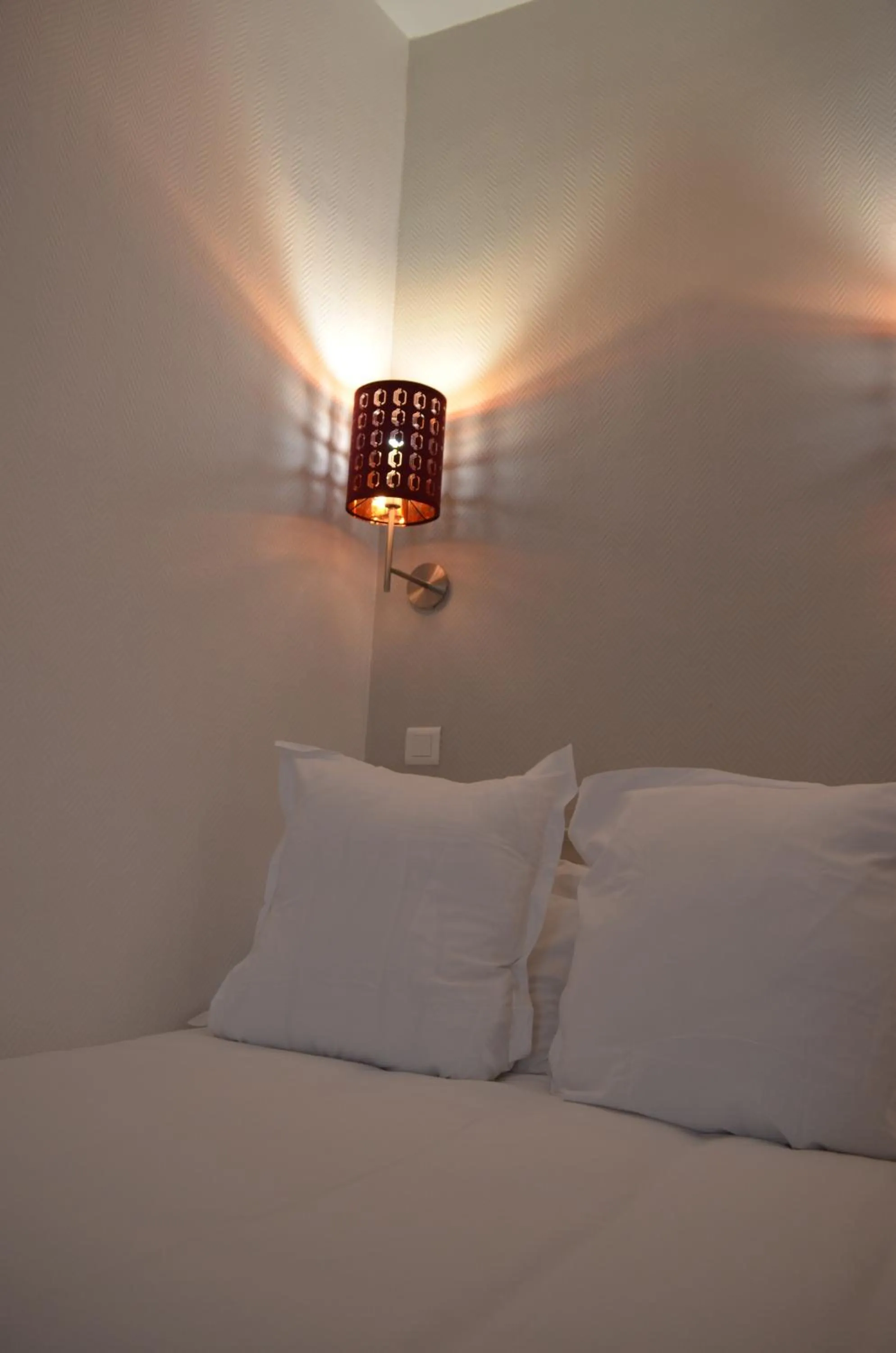 Bed in Hôtel Les Corps Saints