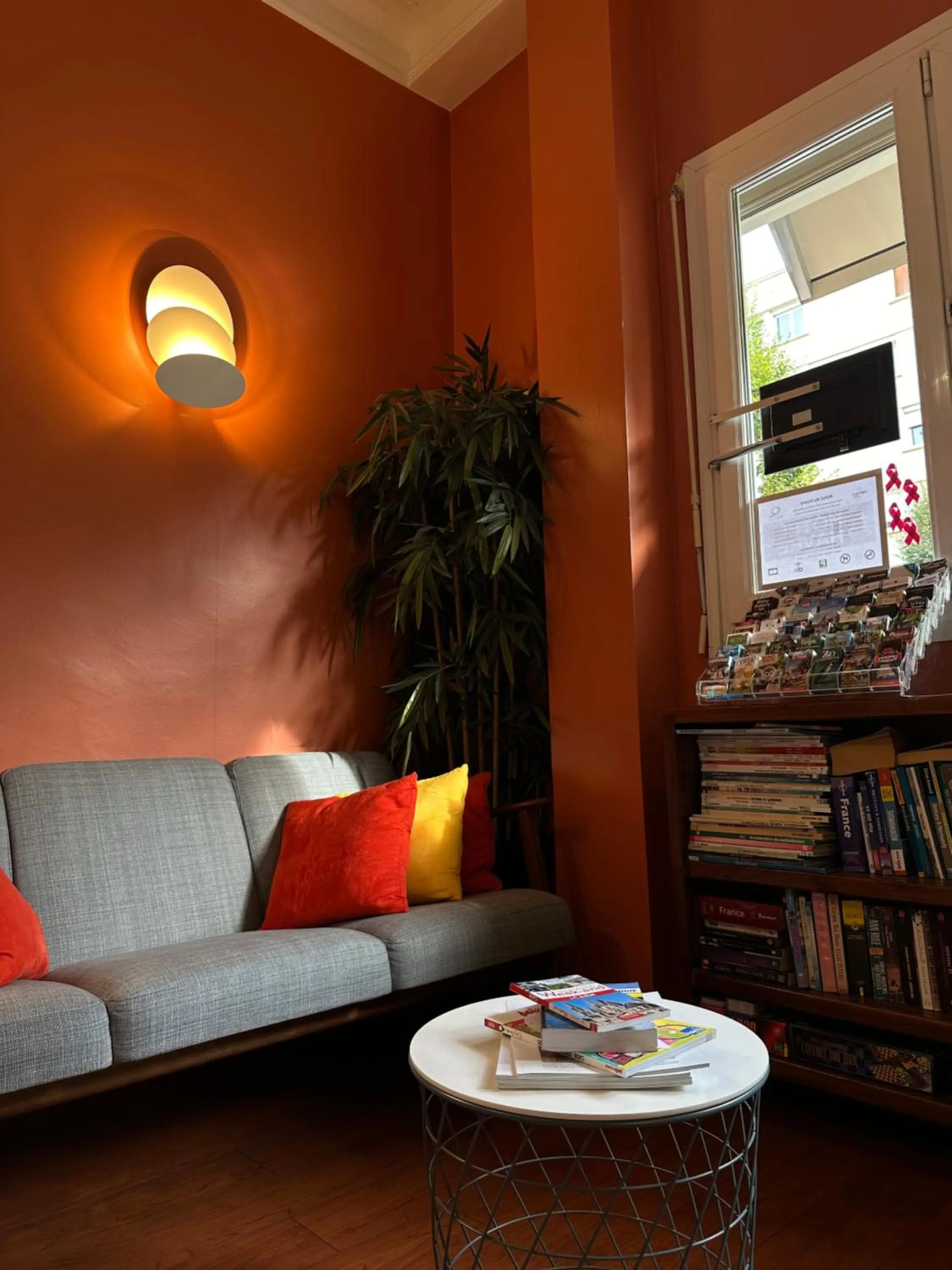 Library in Hôtel de Caen