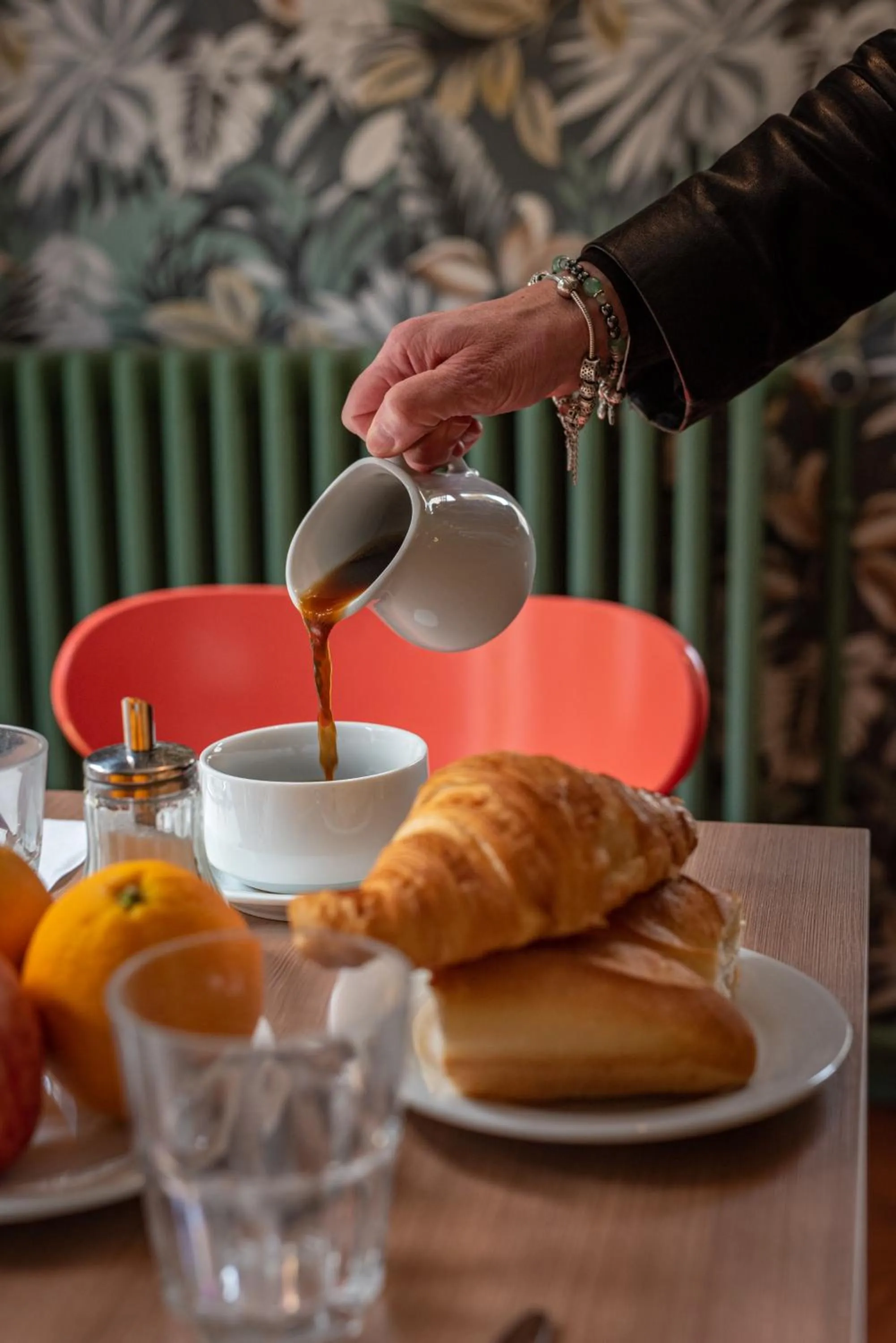 Food and drinks in Hôtel de Caen