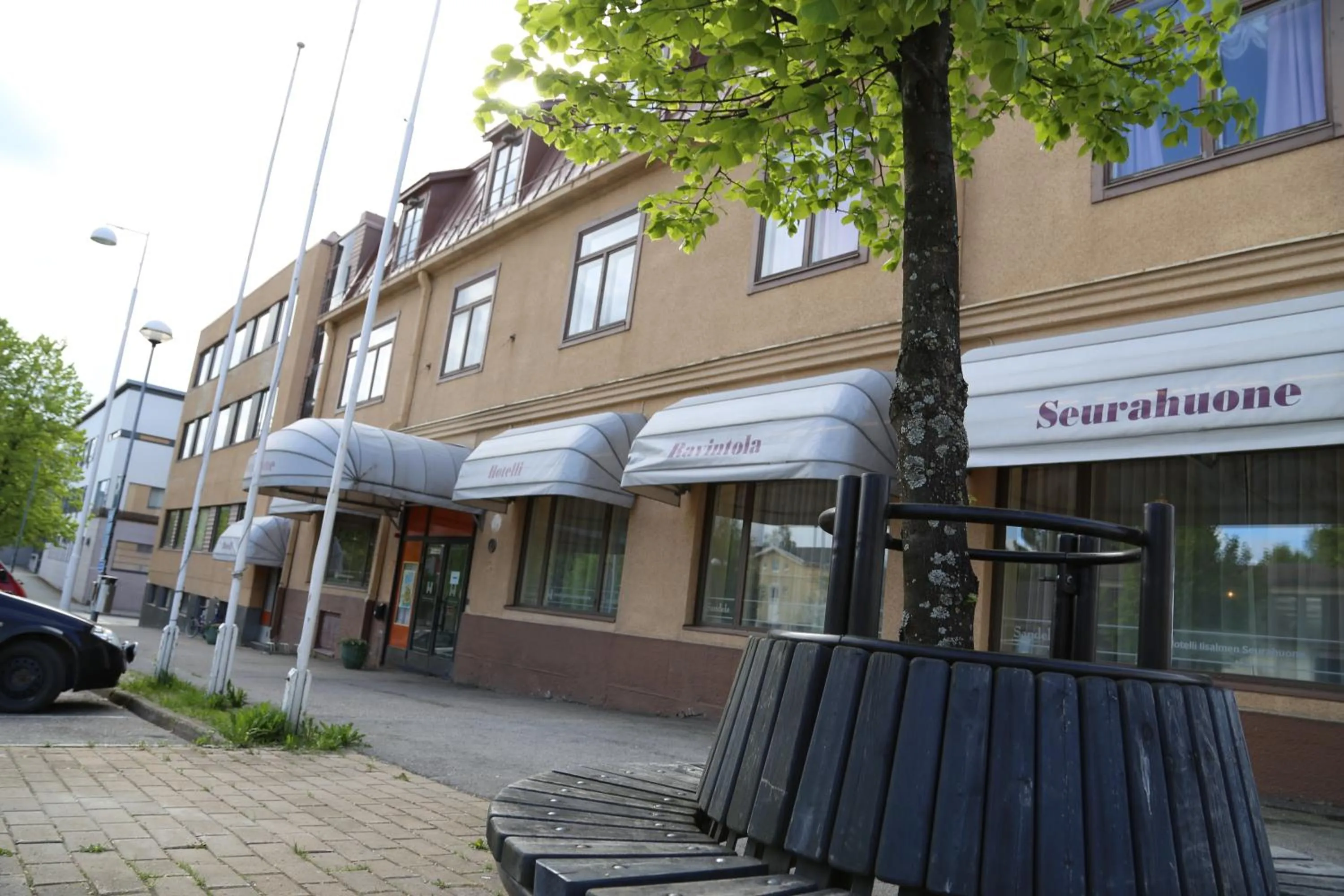 Facade/entrance in Hotelli Iisalmen Seurahuone