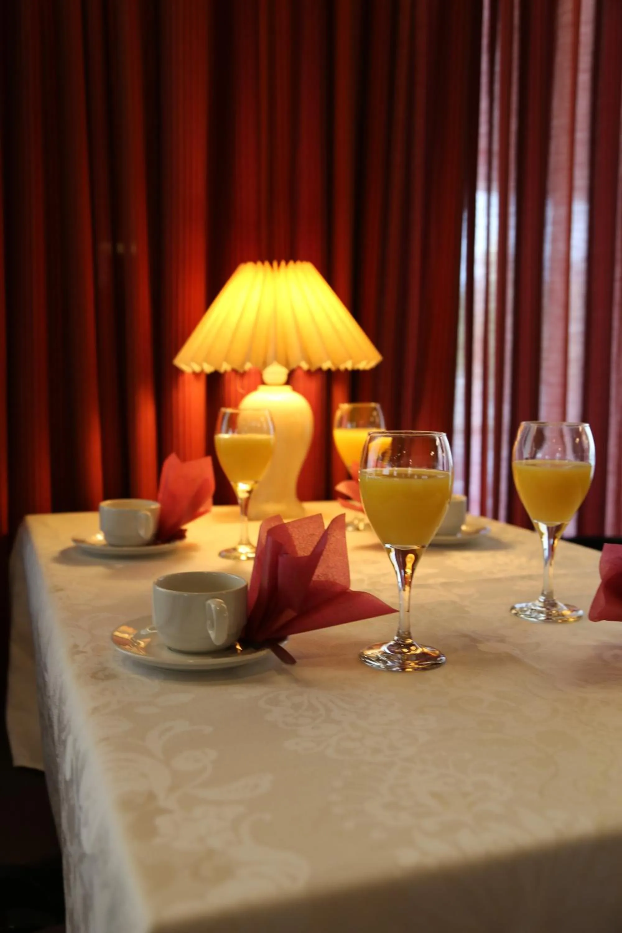 Restaurant/places to eat in Hotelli Iisalmen Seurahuone