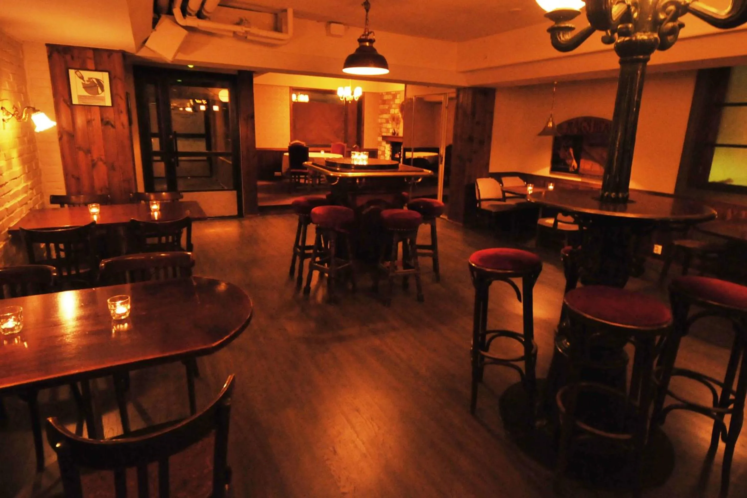 Lounge or bar in Hotelli Iisalmen Seurahuone