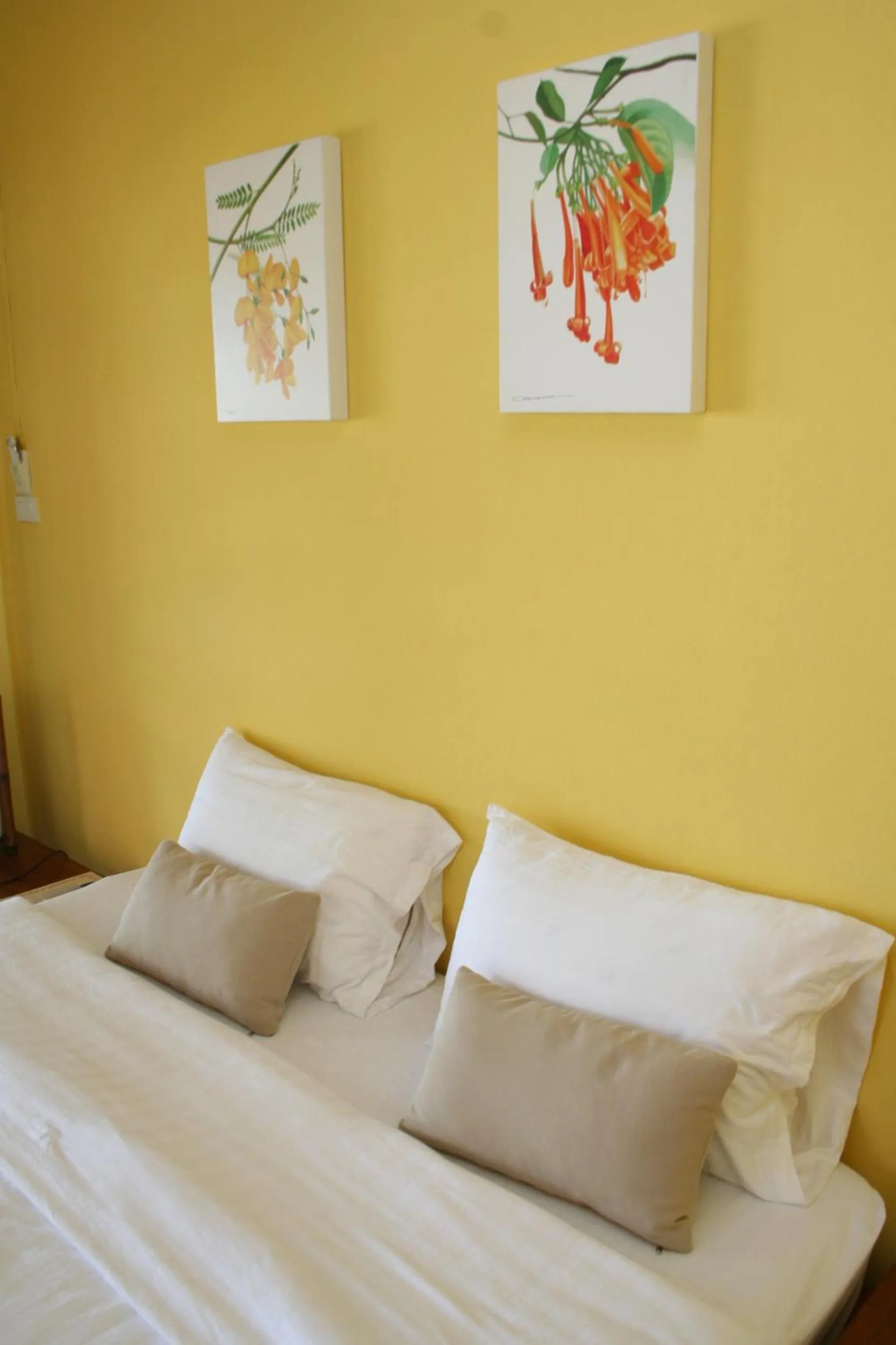 Bed in Sea Scene Resort