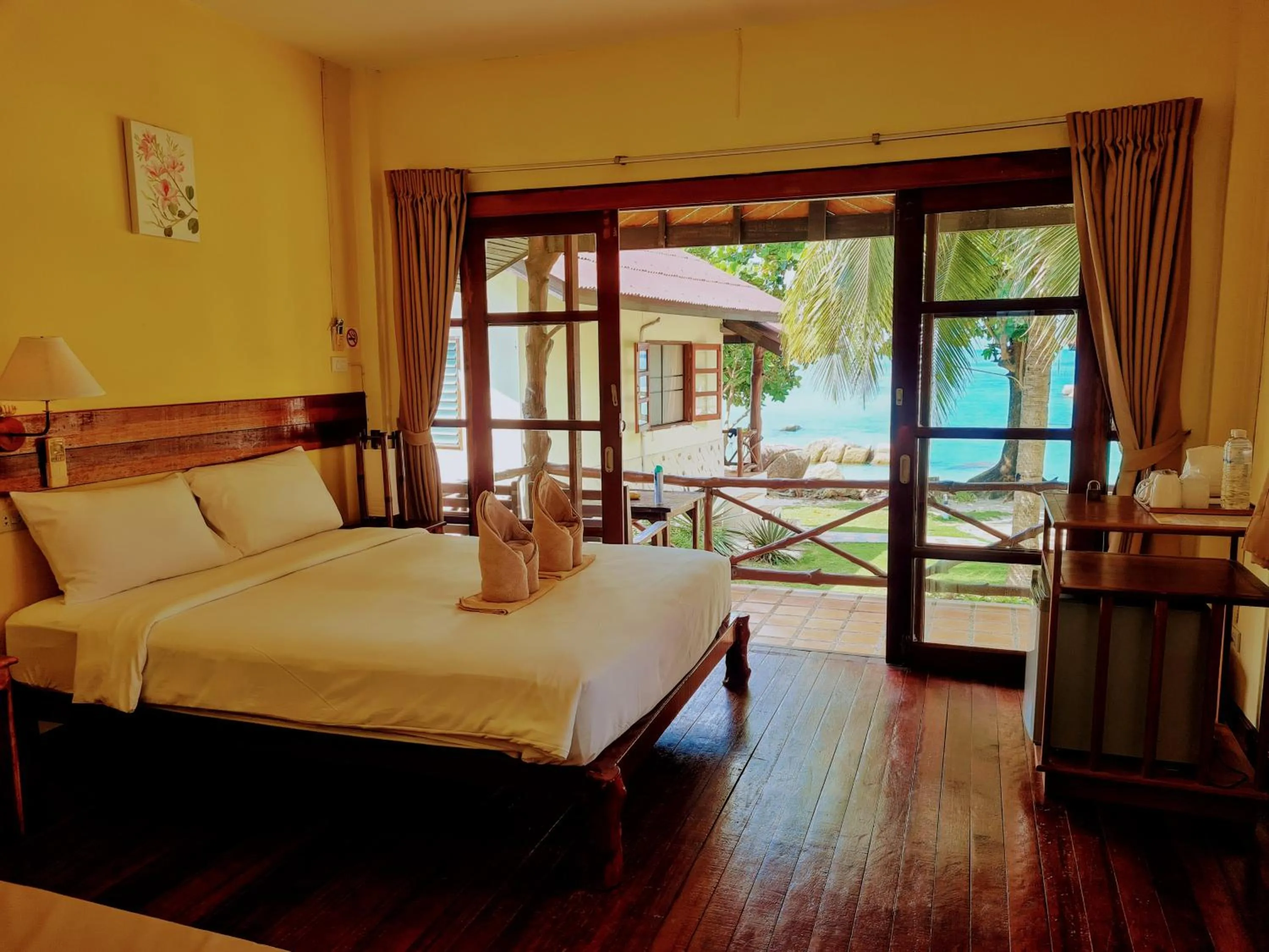 Bed in Sea Scene Resort