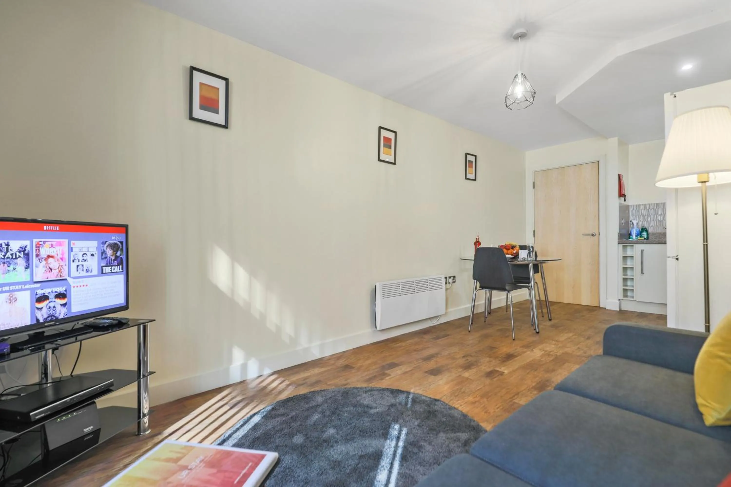 Living room in UR STAY Apartments Leicester