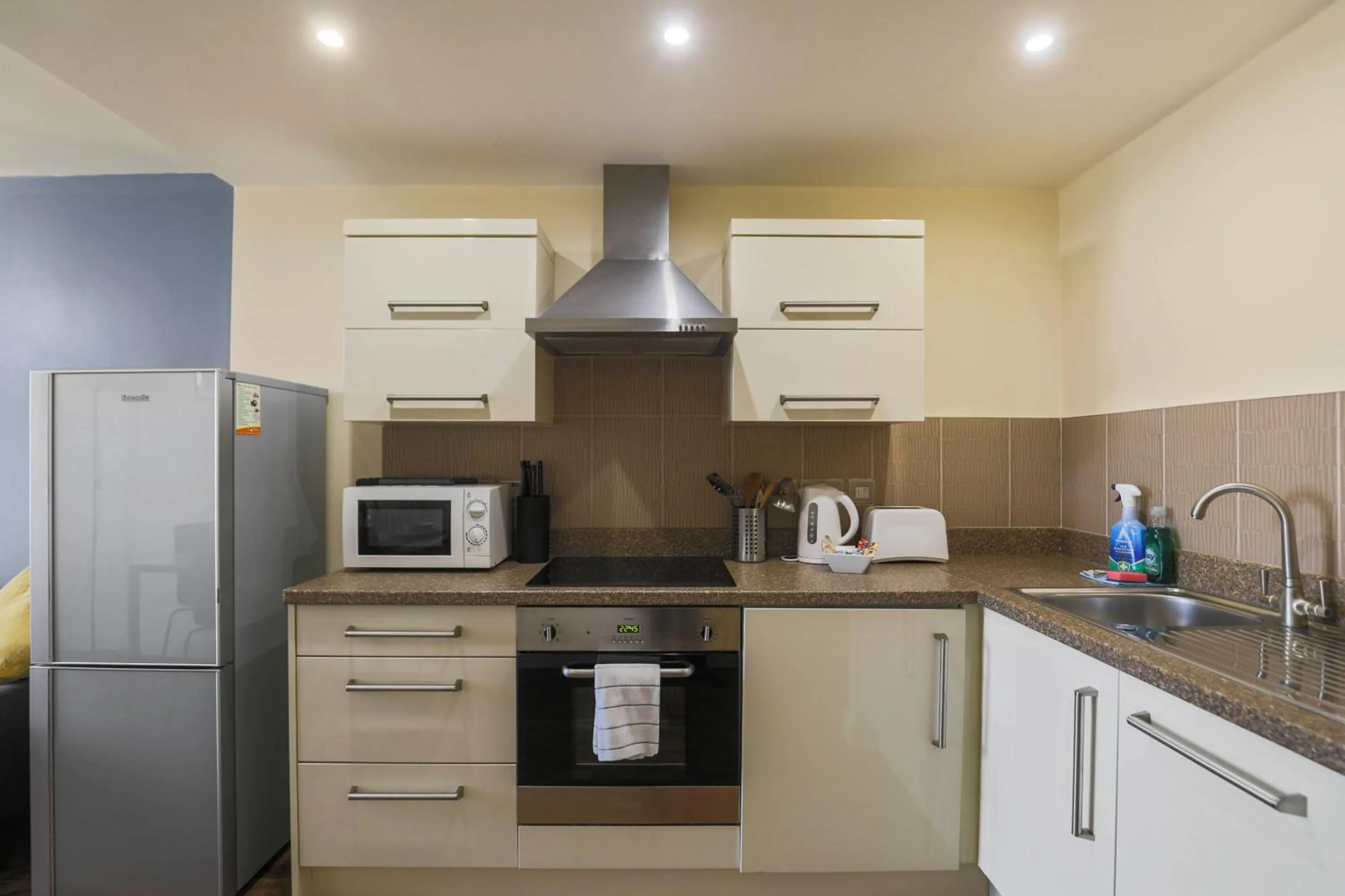 Kitchen or kitchenette in UR STAY Apartments Leicester