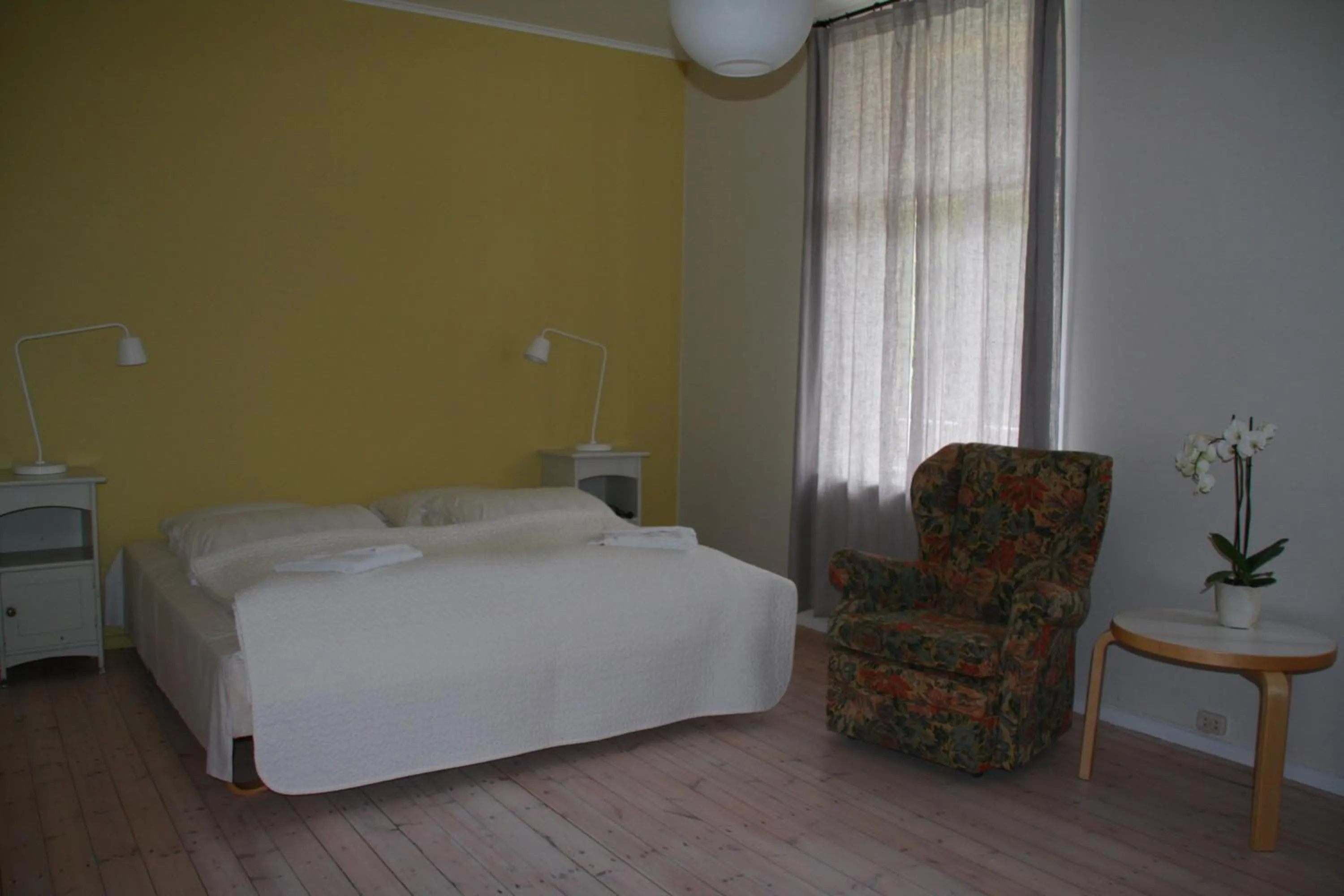 Photo of the whole room, Bed in Lindstrøm Hotel
