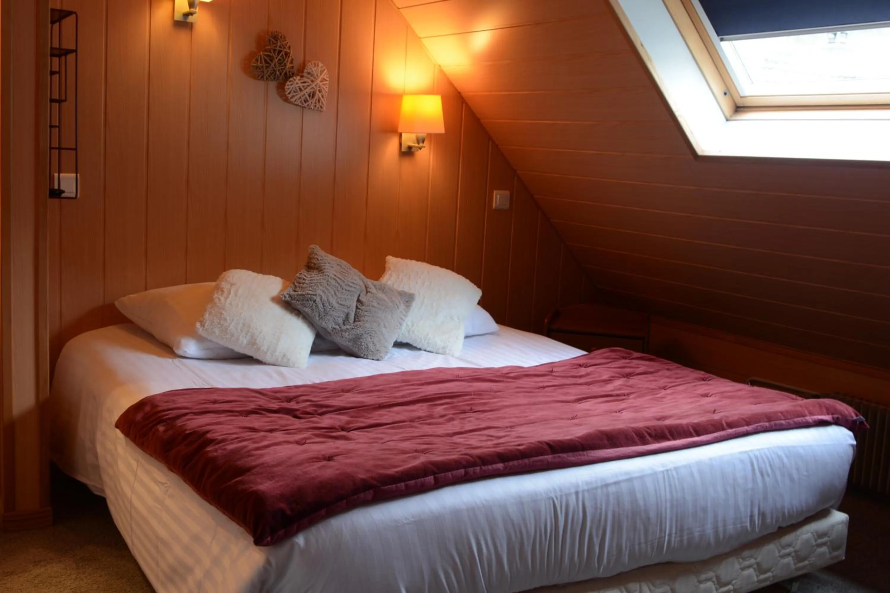 Bedroom, Bed in Hotel SPA Au Cheval Blanc