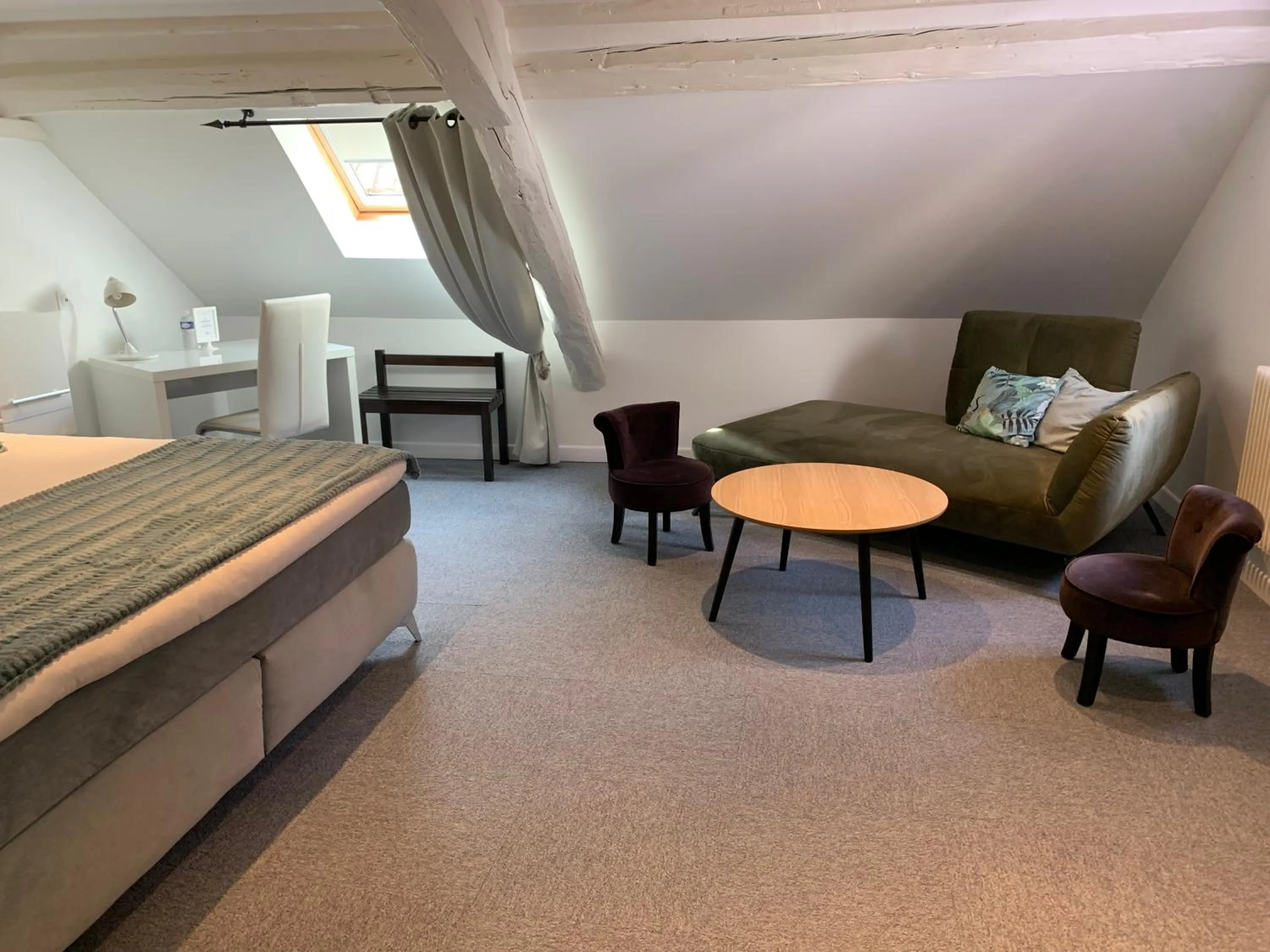 Seating area, Bed in Hotel SPA Au Cheval Blanc