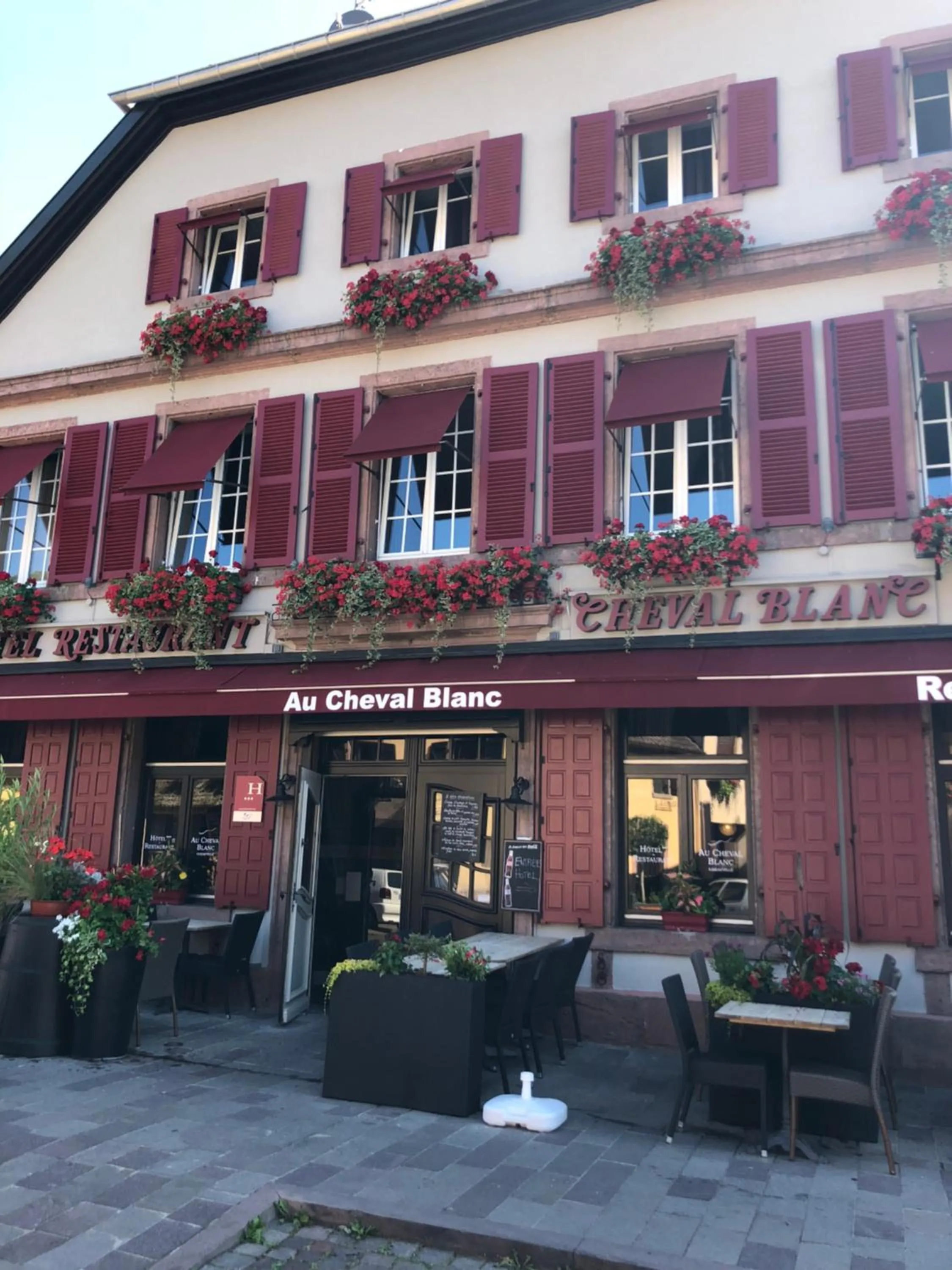 Facade/entrance in Hotel SPA Au Cheval Blanc