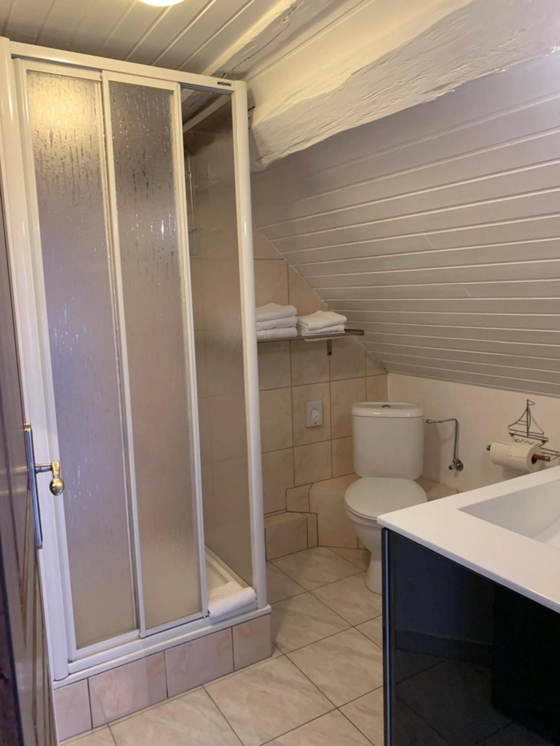 Bathroom in Hotel SPA Au Cheval Blanc