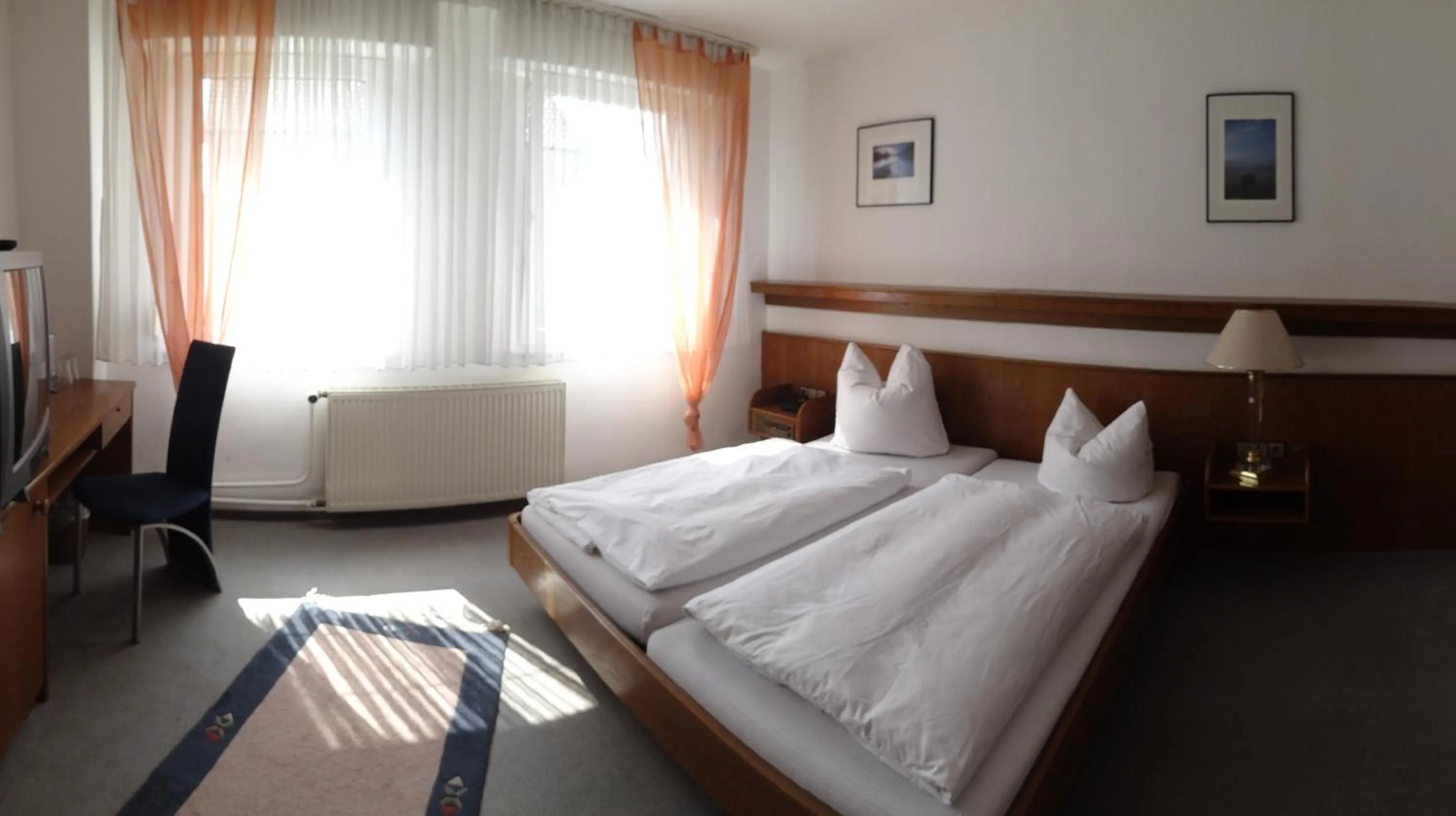 Day, Bed in Hotel Am Markt