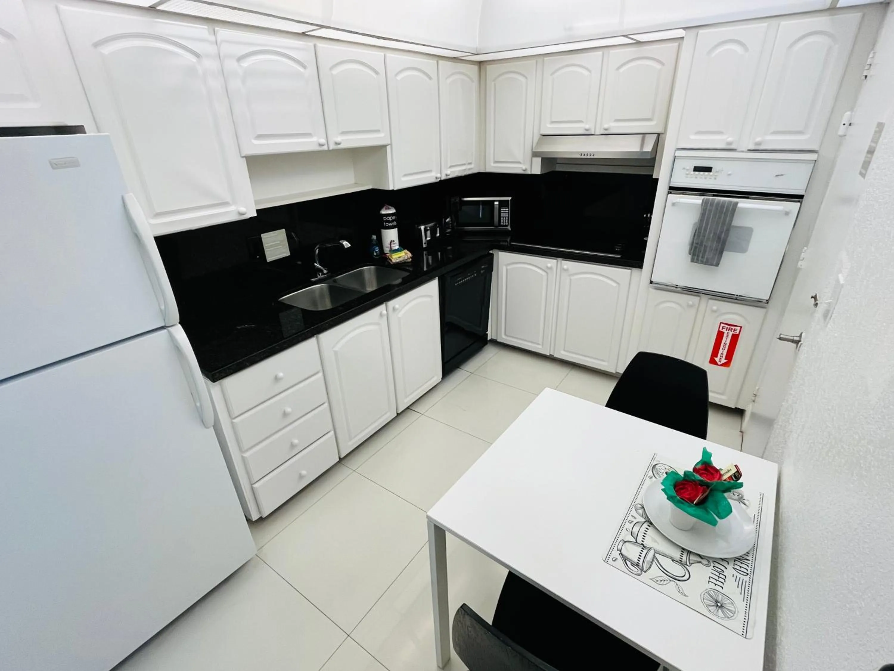 Hallandale Condo, Partial Ocean View Direct Beach and Pool Access Hollywood Beach