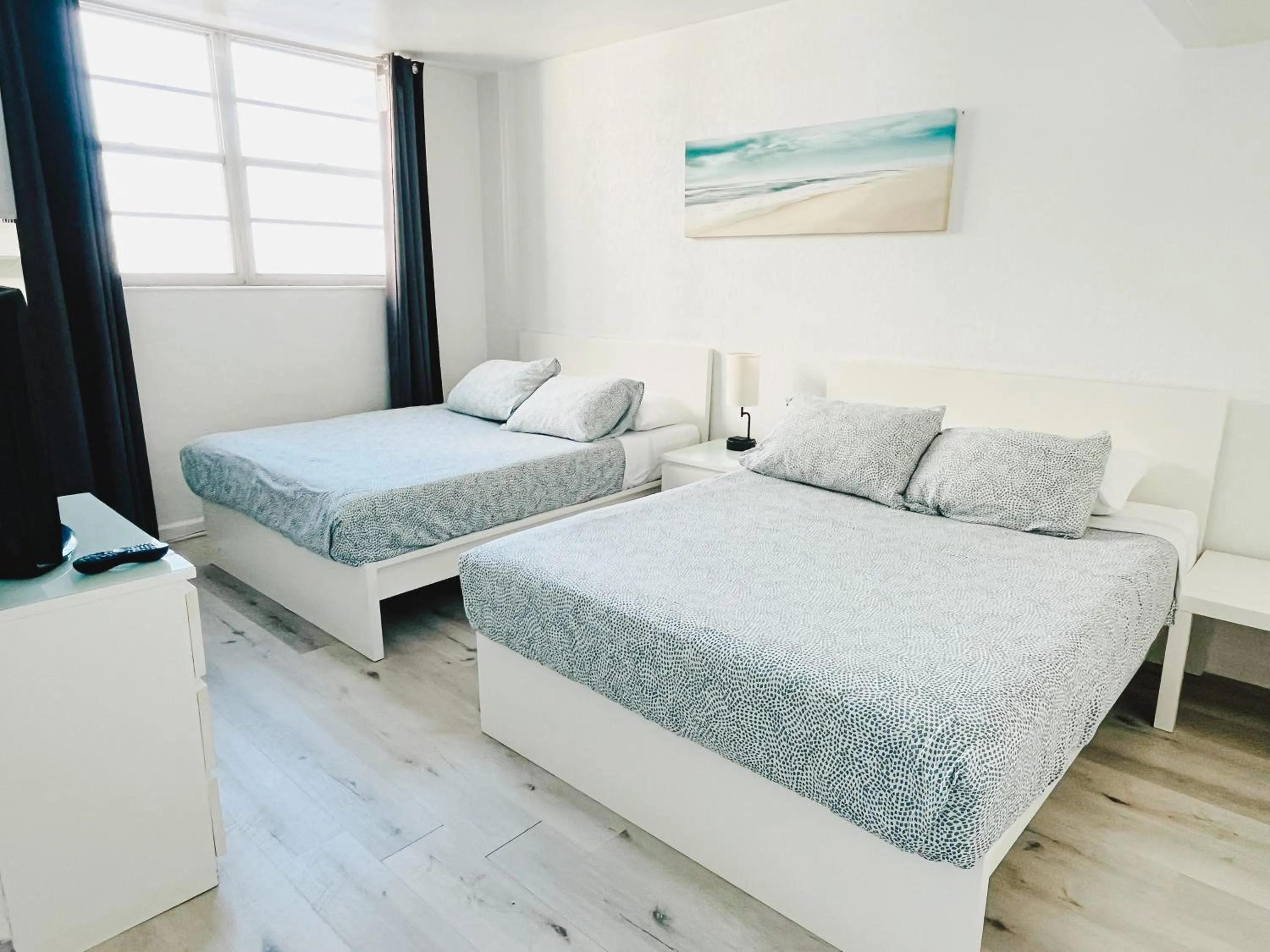 Bed in Hallandale Condo, Partial Ocean View Direct Beach and Pool Access Hollywood Beach