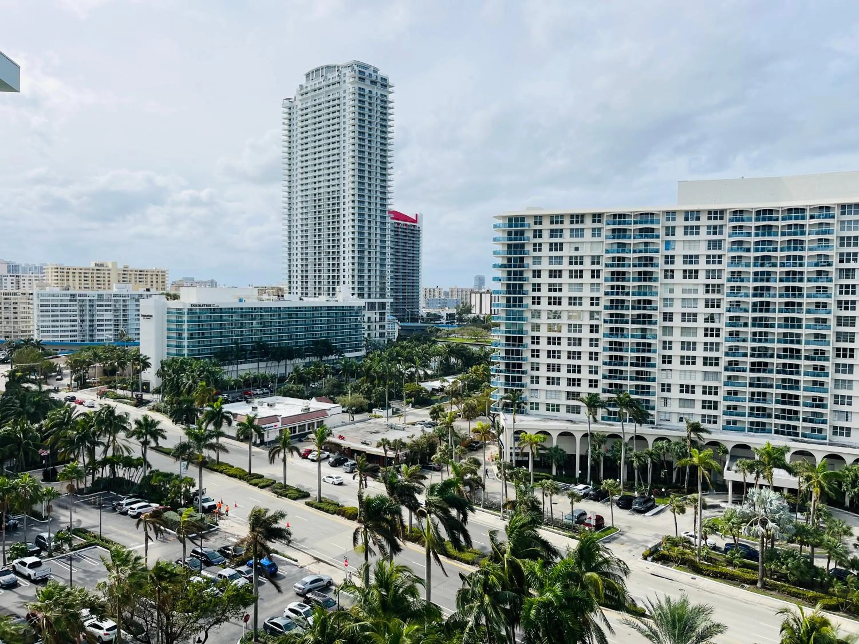 Hallandale Condo, Partial Ocean View Direct Beach and Pool Access Hollywood Beach
