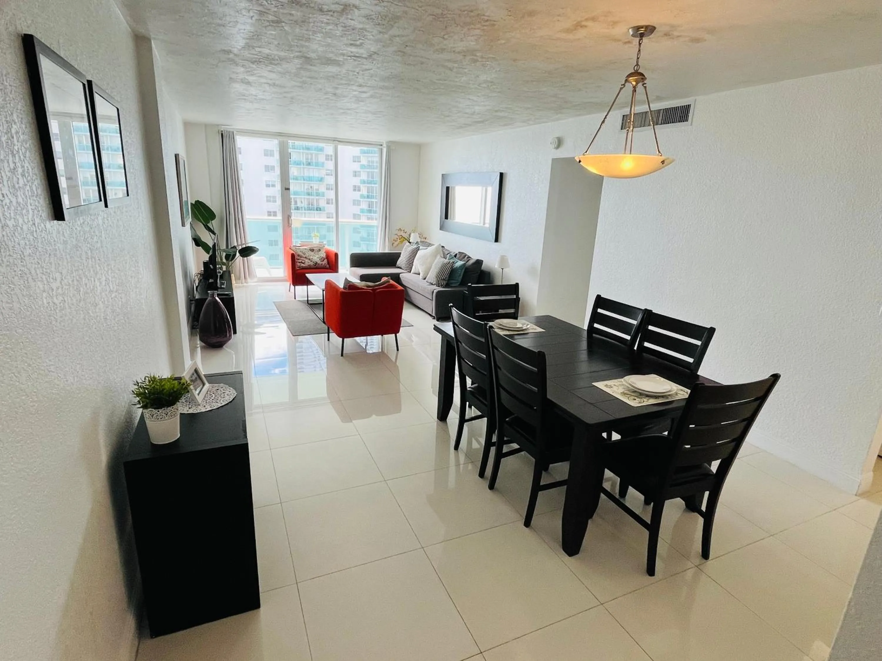 Hallandale Condo, Partial Ocean View Direct Beach and Pool Access Hollywood Beach