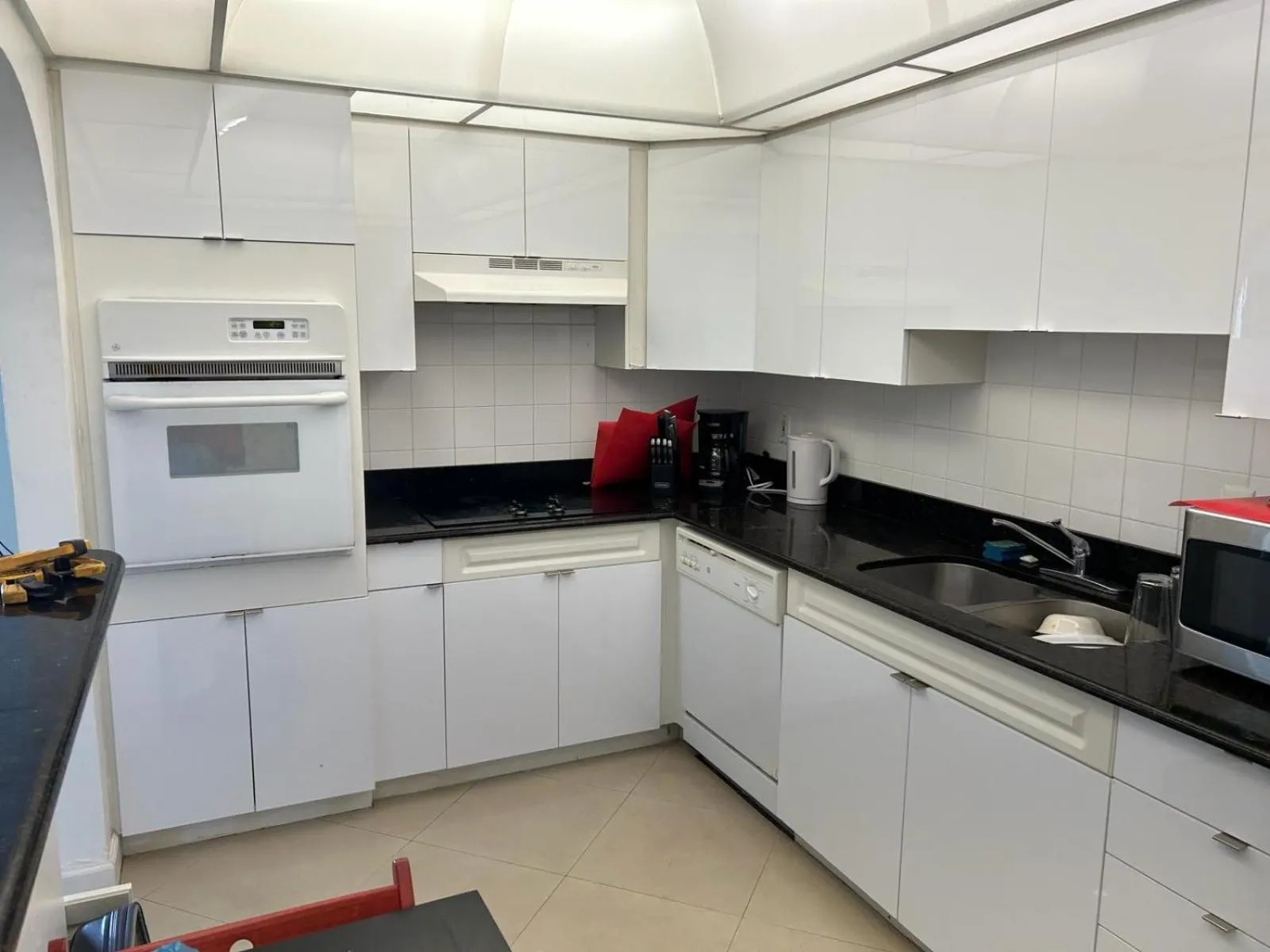 Hallandale Condo, Partial Ocean View Direct Beach and Pool Access Hollywood Beach