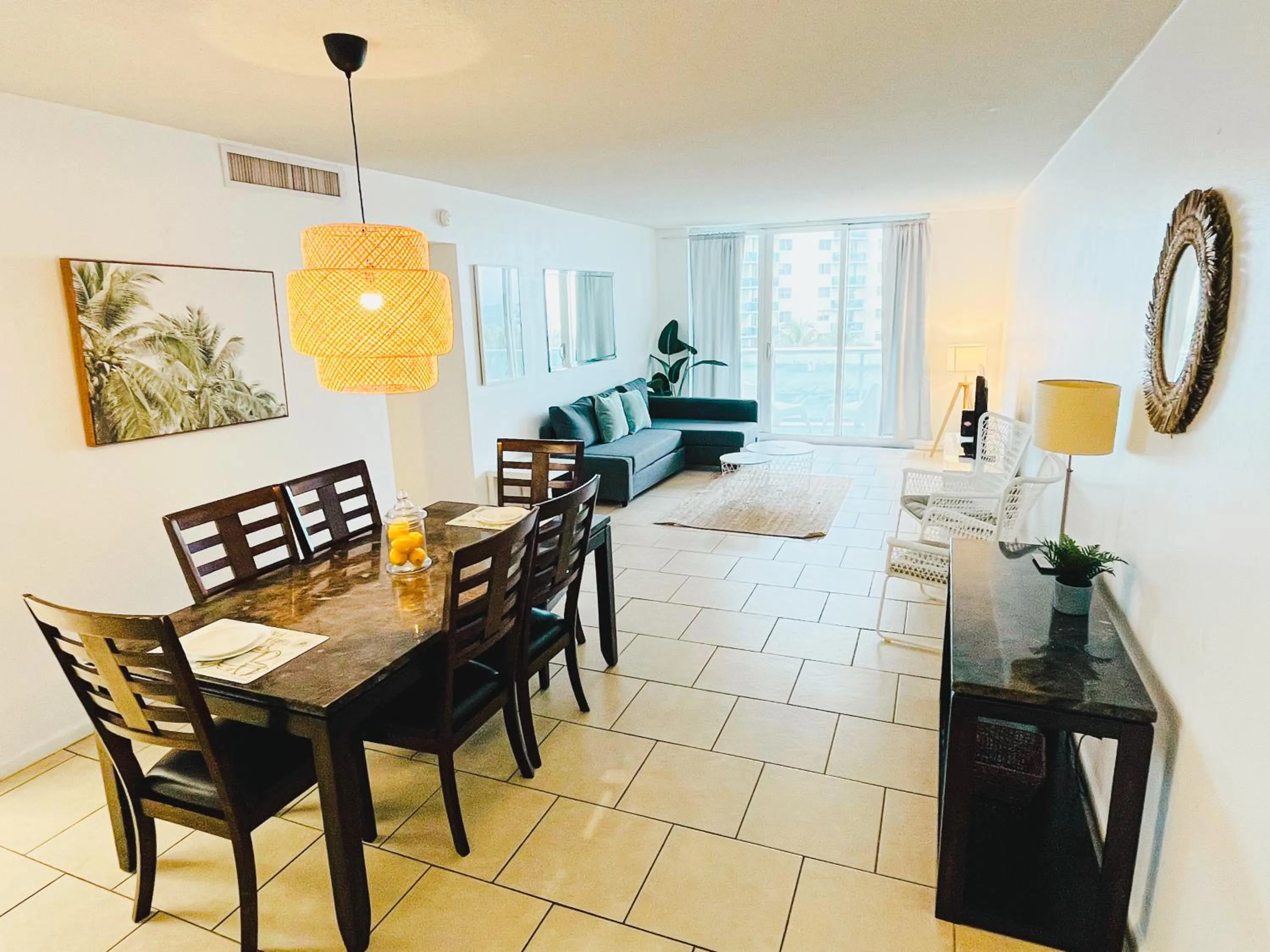 Hallandale Condo, Partial Ocean View Direct Beach and Pool Access Hollywood Beach