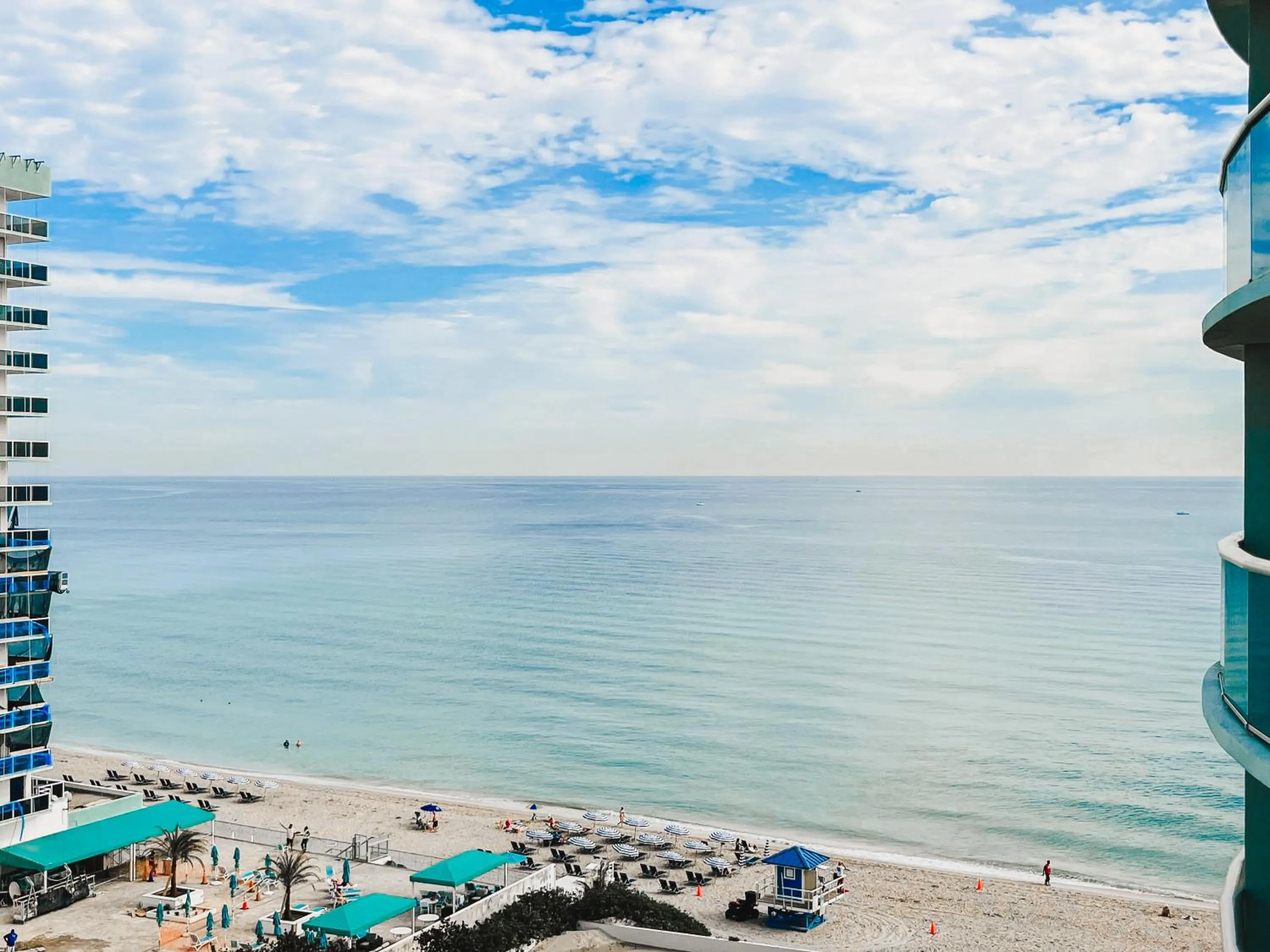 Hallandale Condo, Partial Ocean View Direct Beach and Pool Access Hollywood Beach