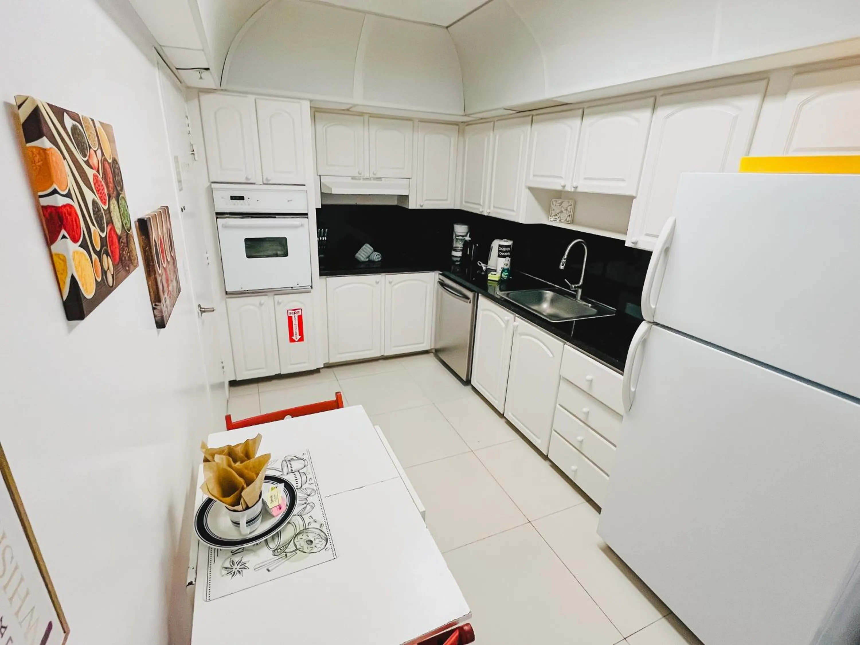 Hallandale Condo, Partial Ocean View Direct Beach and Pool Access Hollywood Beach