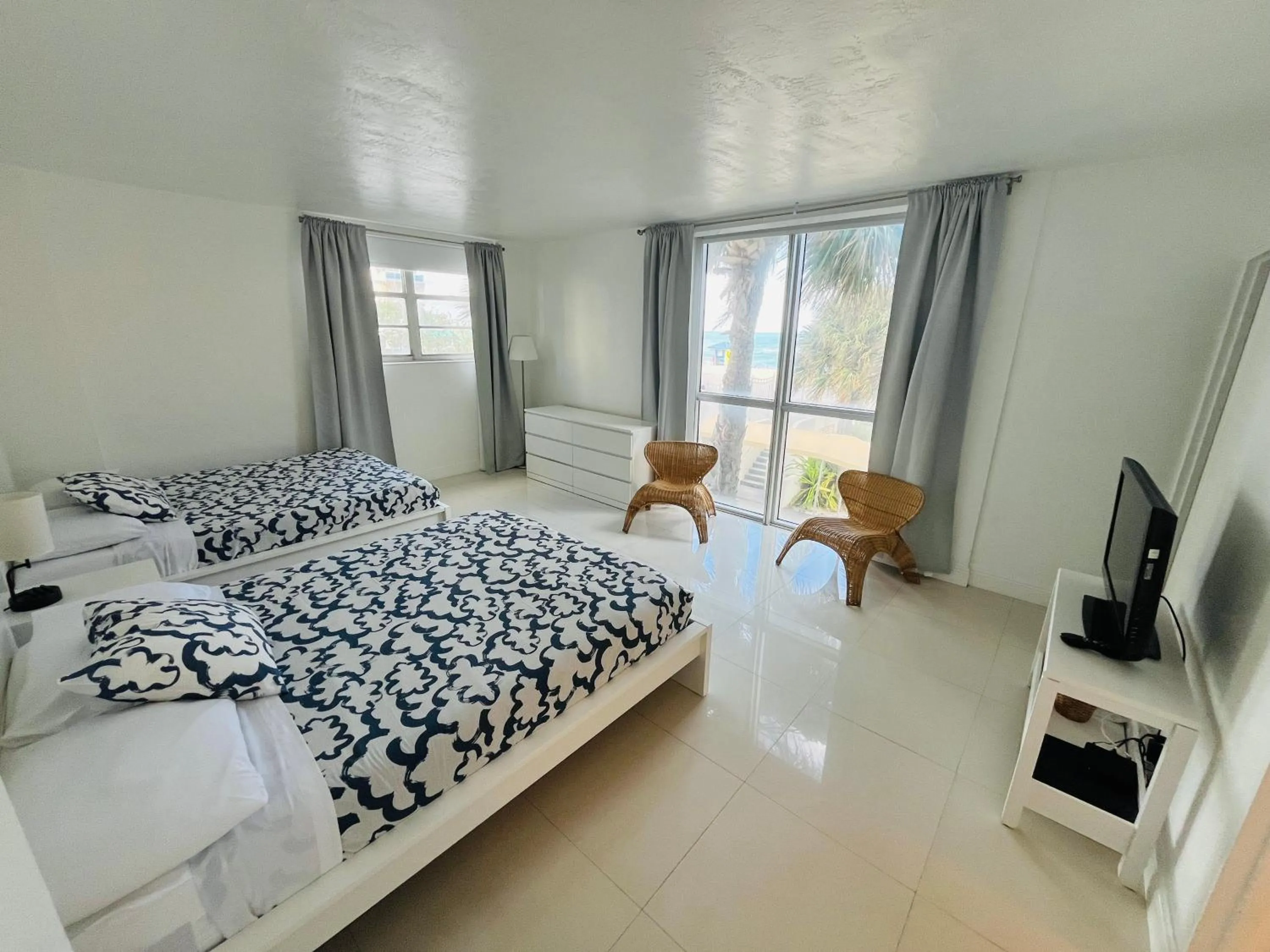 Bed in Hallandale Condo, Partial Ocean View Direct Beach and Pool Access Hollywood Beach